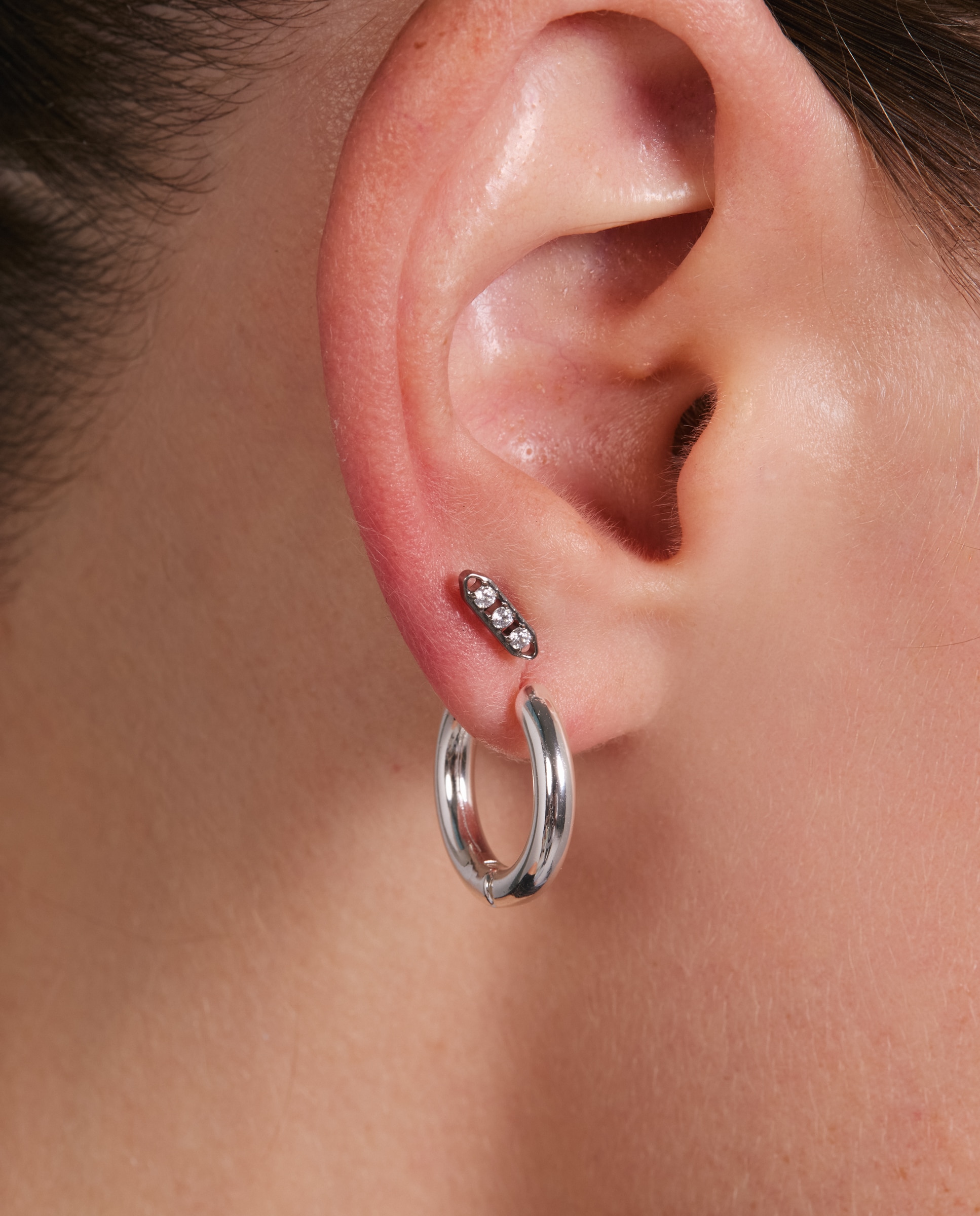 Piercing de Titânio com Zirconita e Acabamento em Ródio Branco-4