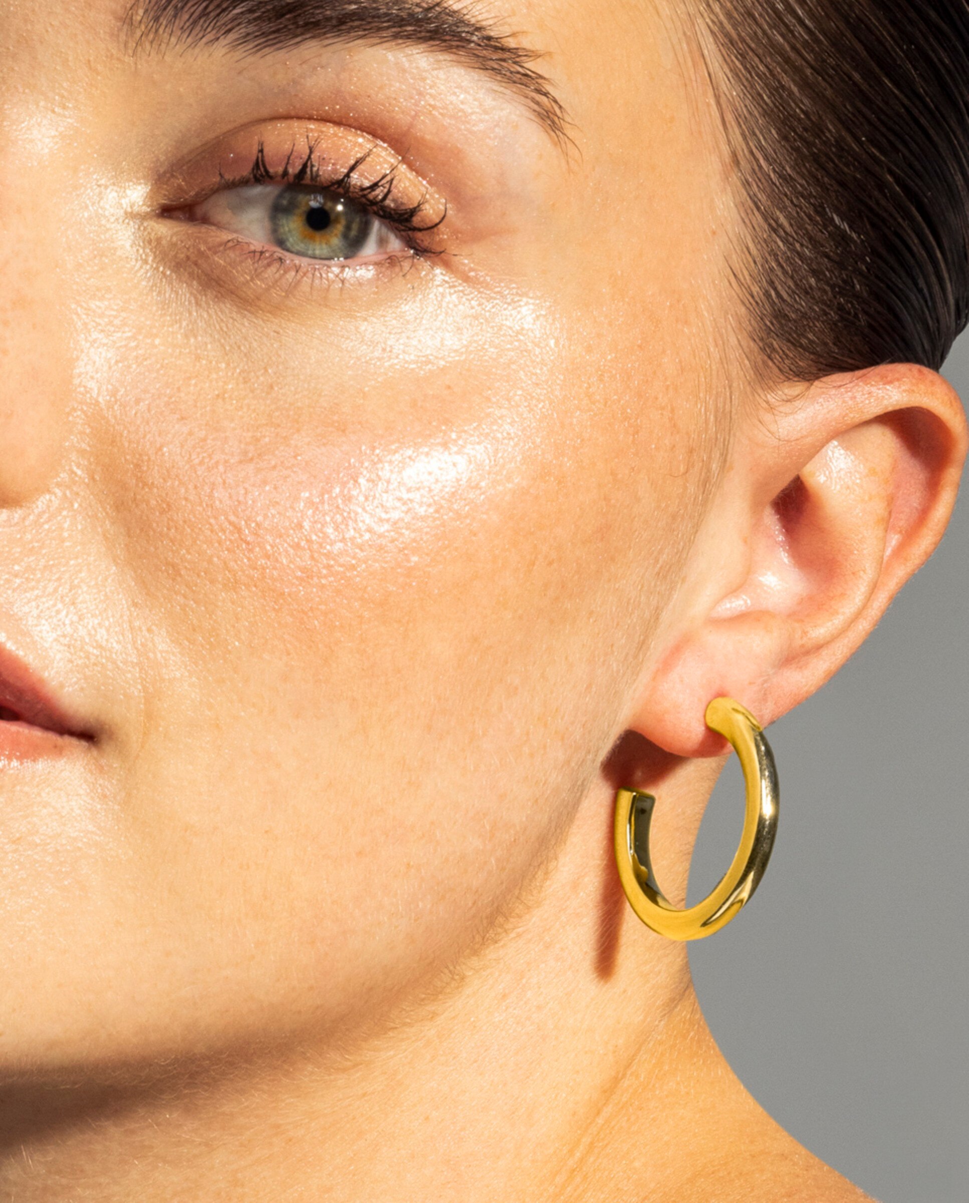 Brincos de Argola Basic Acabados em Ouro Amarelo de 18 Quilates Dourado-4