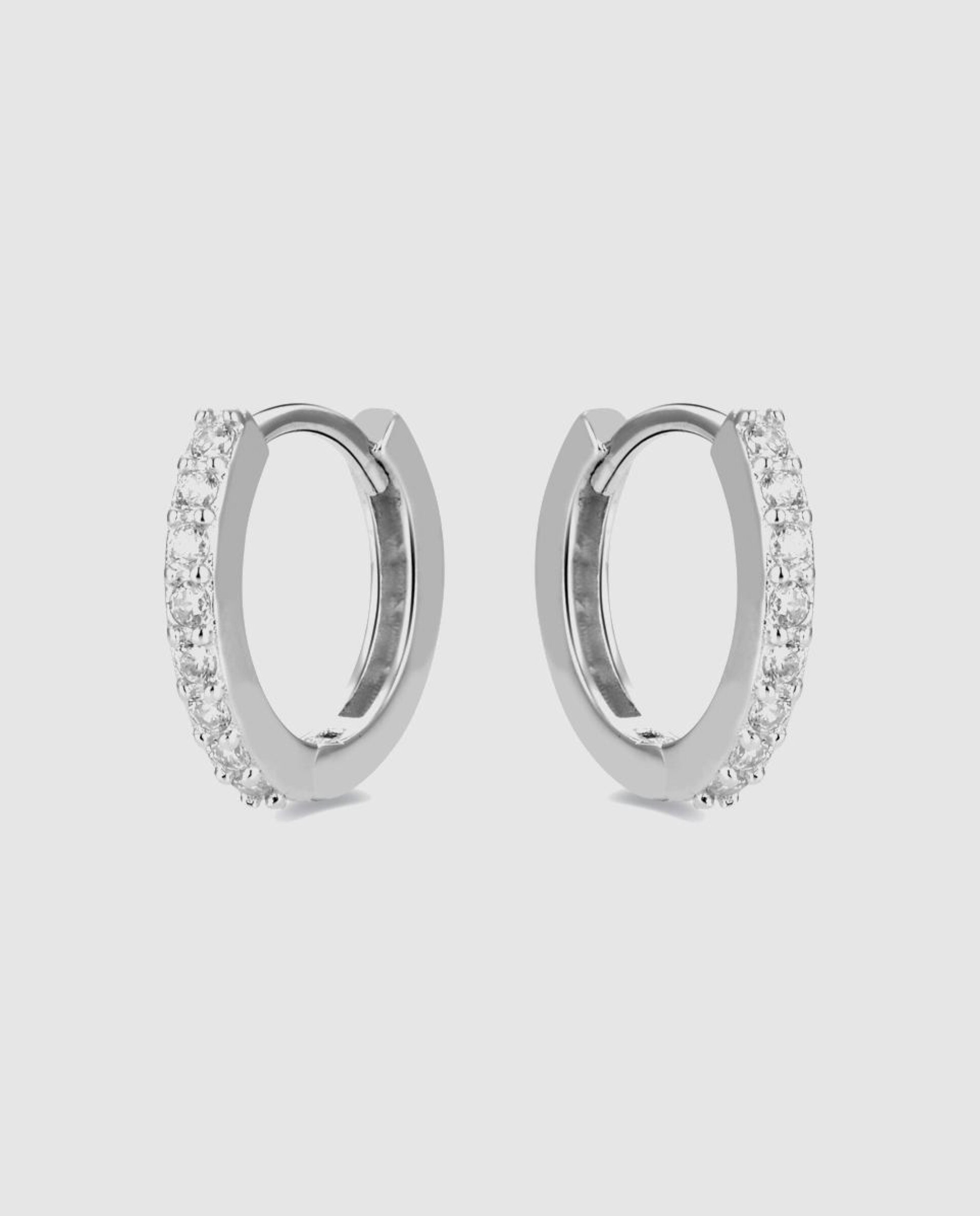 Brincos de Argola Essential de Prata de Lei 925 com Acabamento em Ródio e Zirconita Brilhante Branco-3