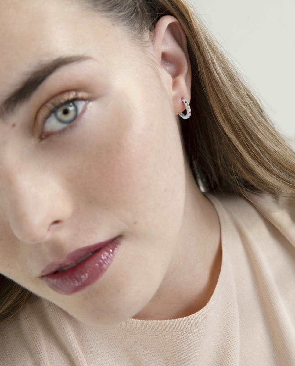 Brincos de Argola Essential de Prata de Lei 925 com Acabamento em Ródio e Zirconita Multicolor Prata-5