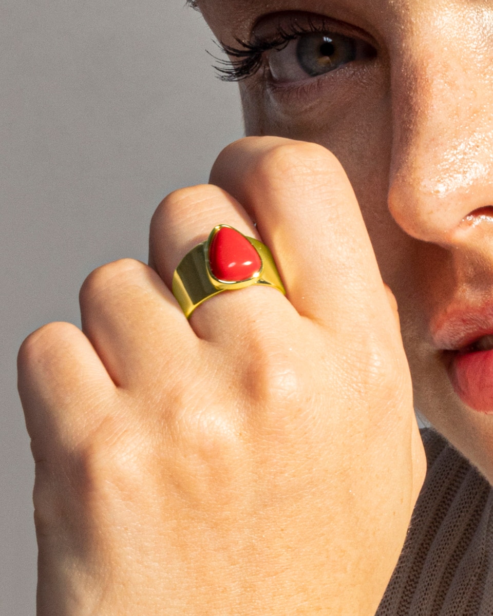 Anel Ajustável África Moda com Acabamento em Ouro Amarelo de 18 Quilates com Coral Ouro-3