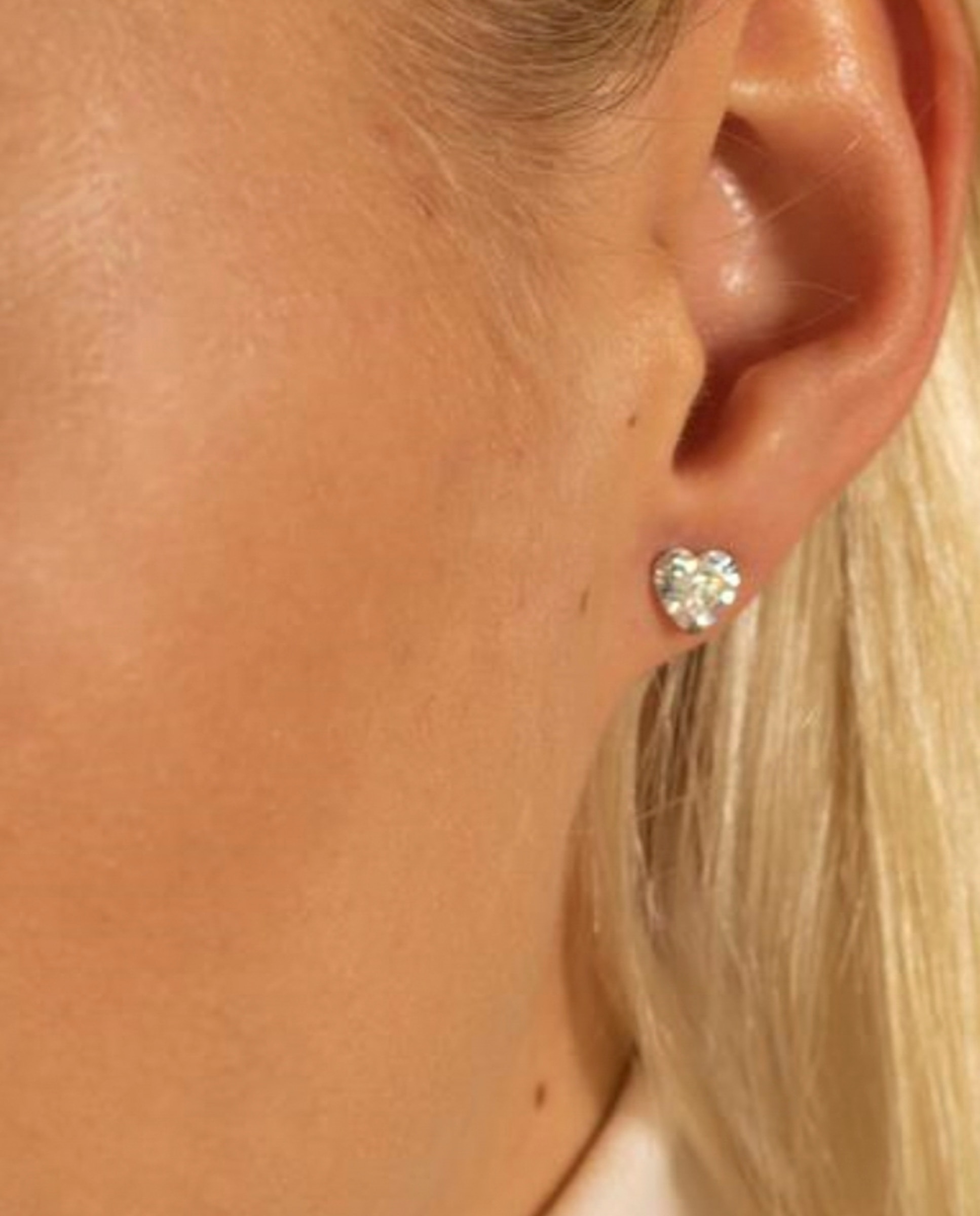 Brincos Essential de Prata de Lei 925 com Acabamento em Ródio e Zirconita Brilhante Branco-3