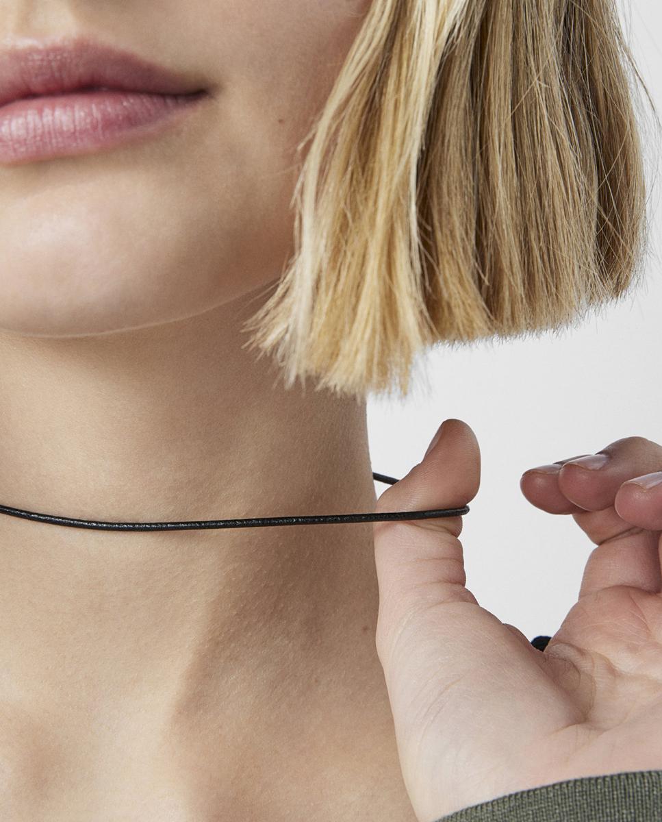 Colar Choker de Couro em Preto Preto-4