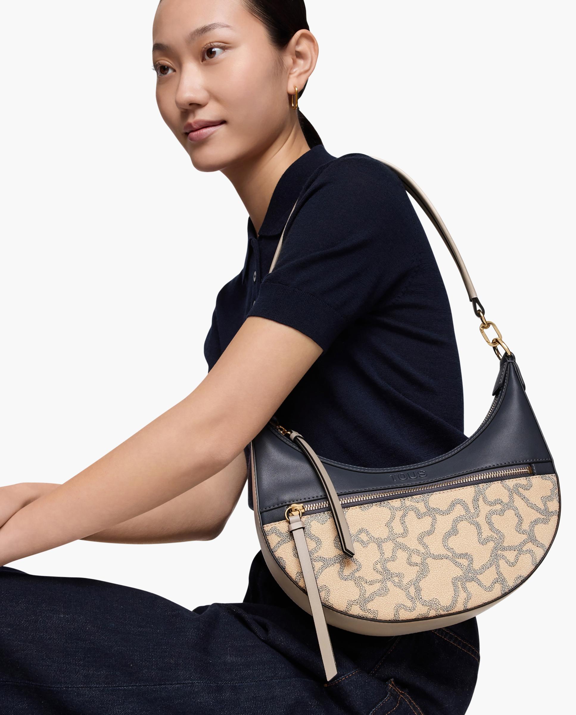 Mala de Ombro Kaos Icon Ovalada com Estampado Taupe-4