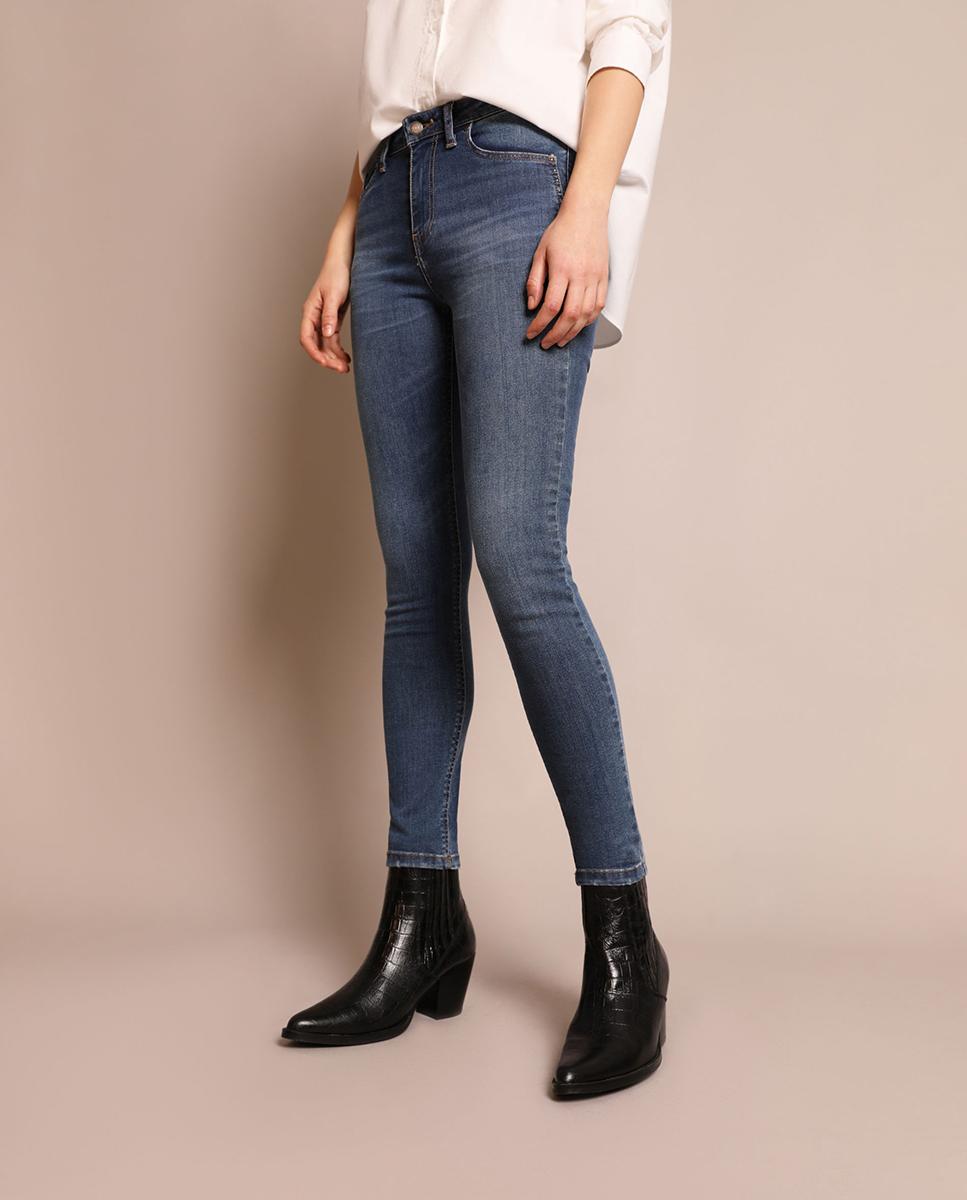 Jeans Skinny Slim com Tachas Azuis-2
