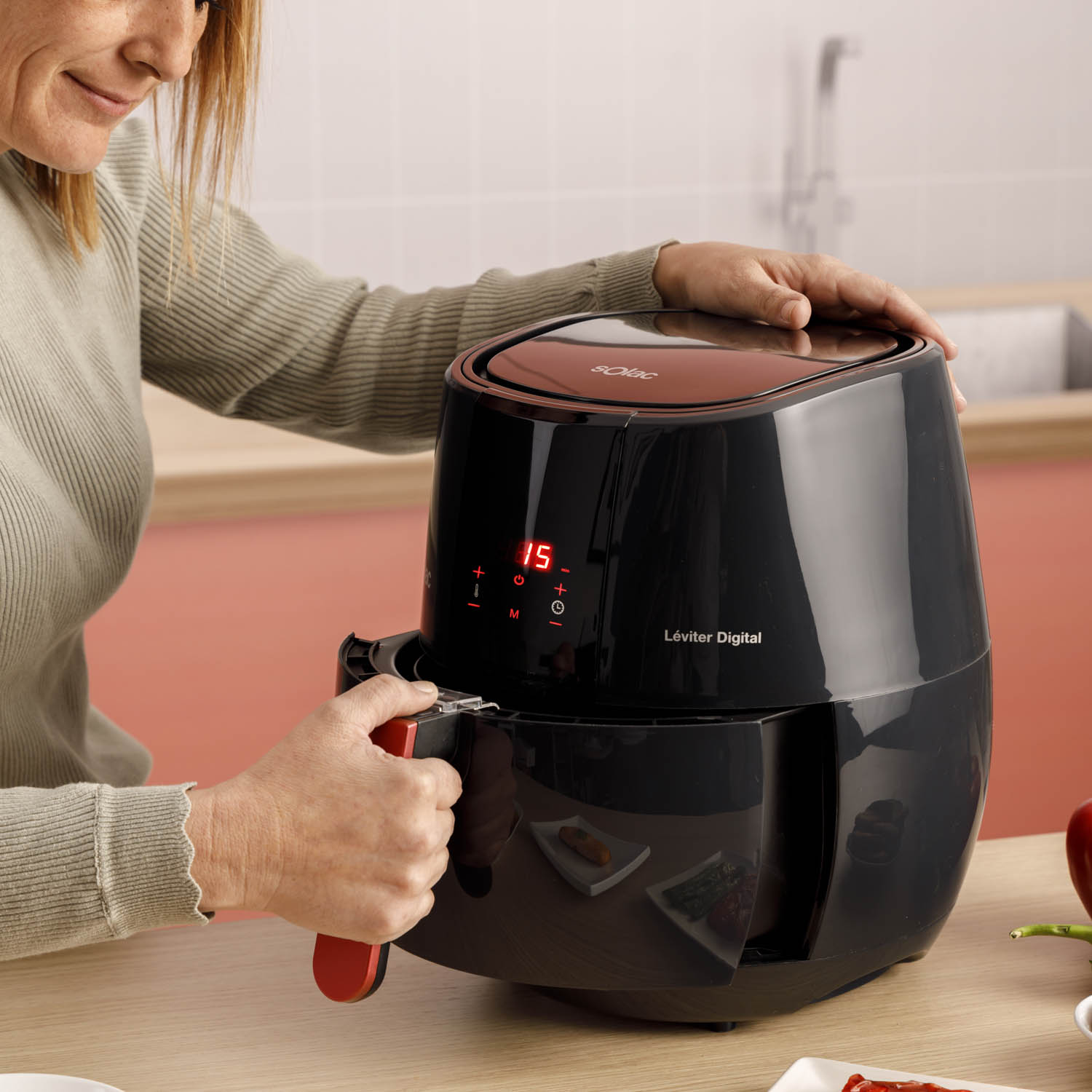Fritadeira de Ar Quente Solac Leviter Digital 3,5L com 9 programas 1500W Preto-4