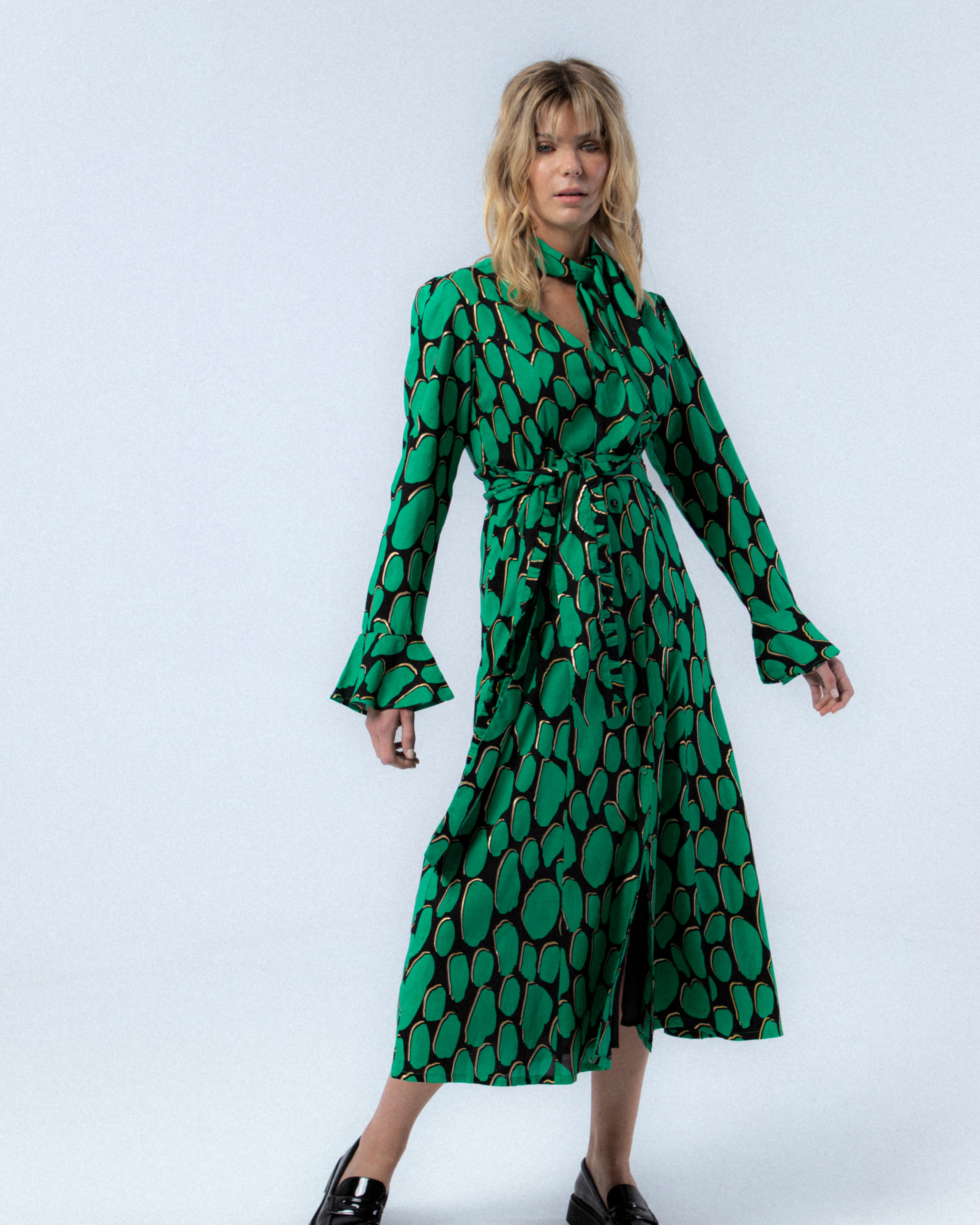 Vestido Comprido com Gola em V com Estampado Abstrato Victoria Verde-1