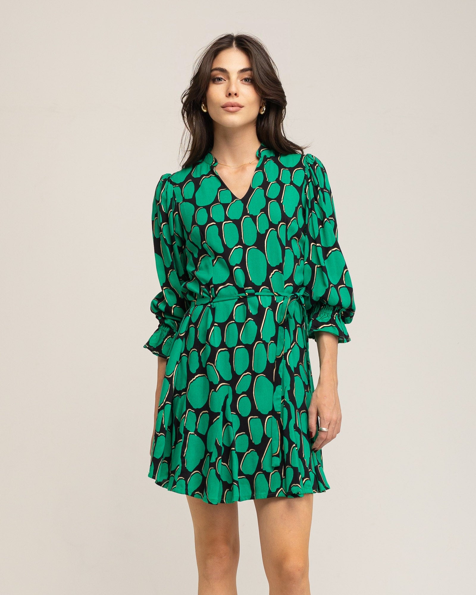 Vestido Curto Gola em V Victoria Verde-1