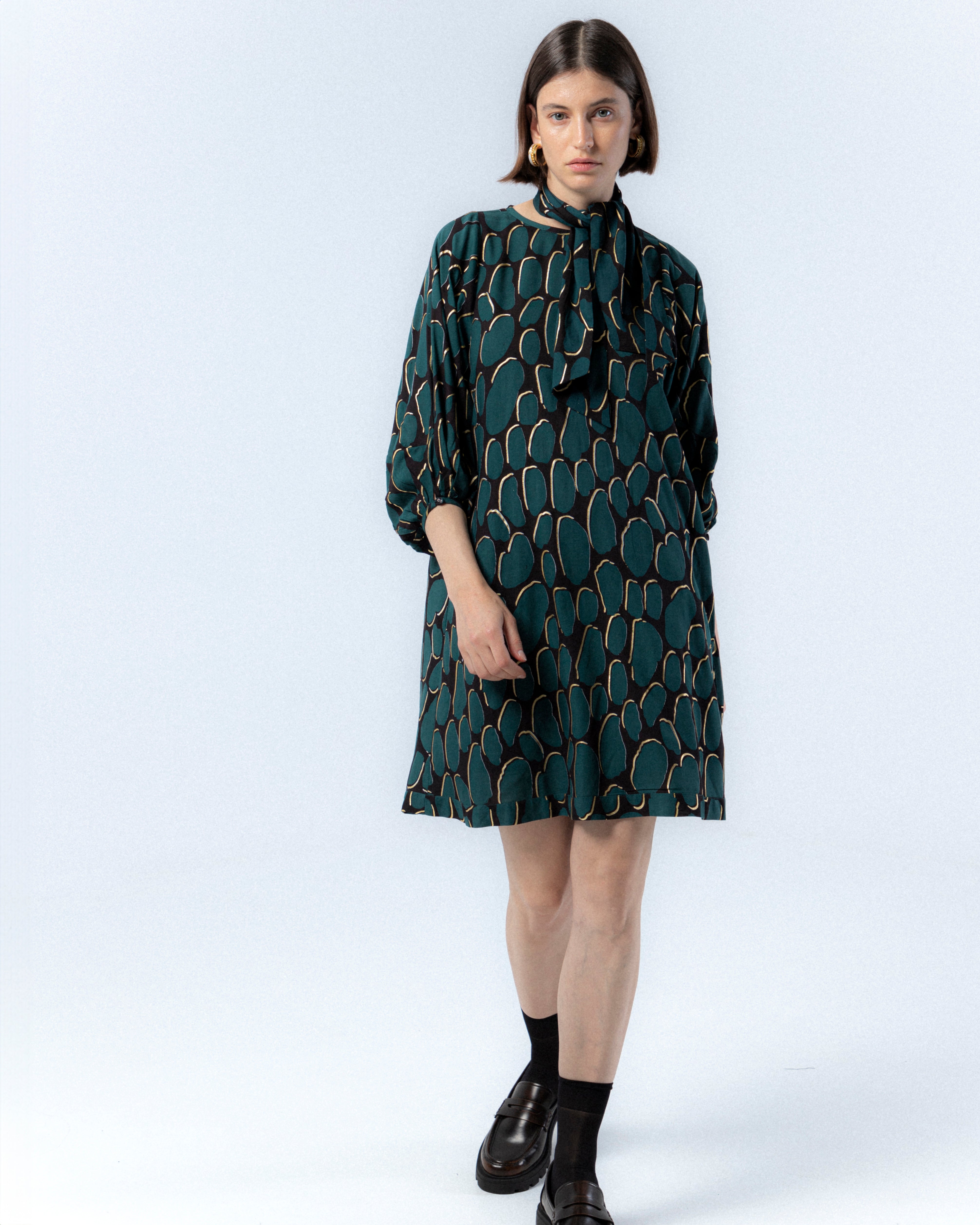 Vestido Curto com Estampado Abstrato com Detalhes de Foil Dourado Victoria Azul-índigo-2