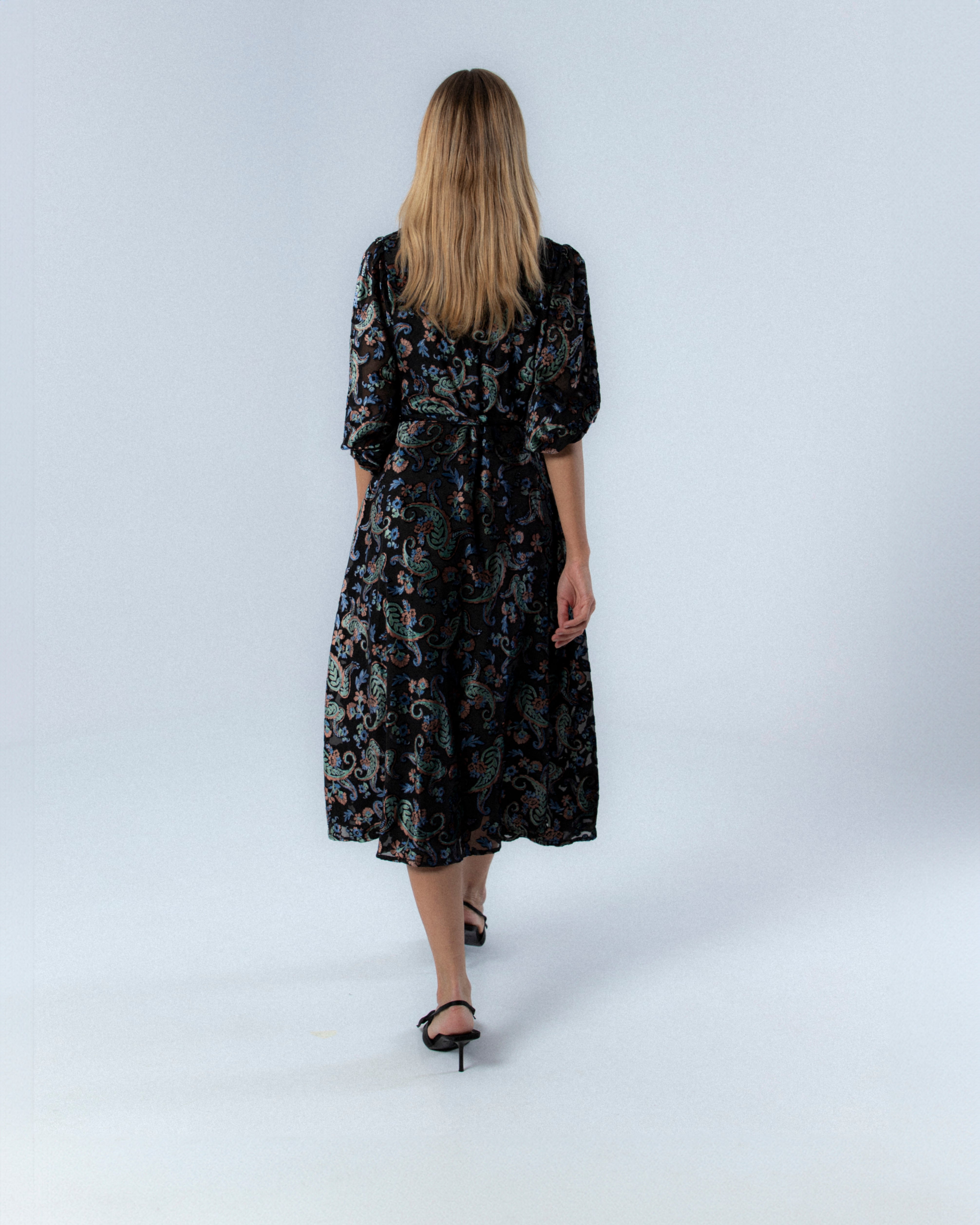 Vestido Midi com Cinto Laçada Candela Preto-4