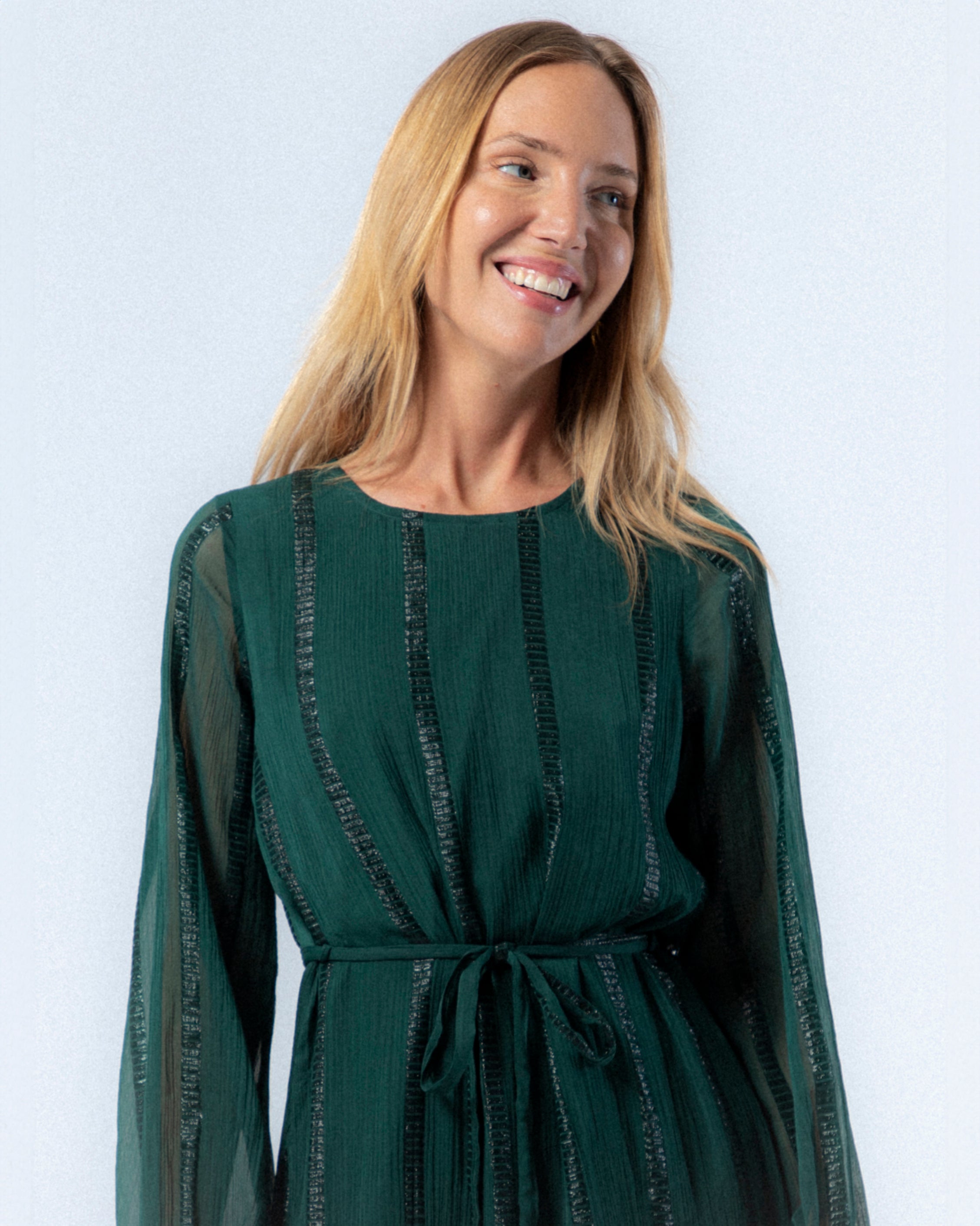 Vestido Curto com Gola em V e Cinto de Pedras Lara Verde-3