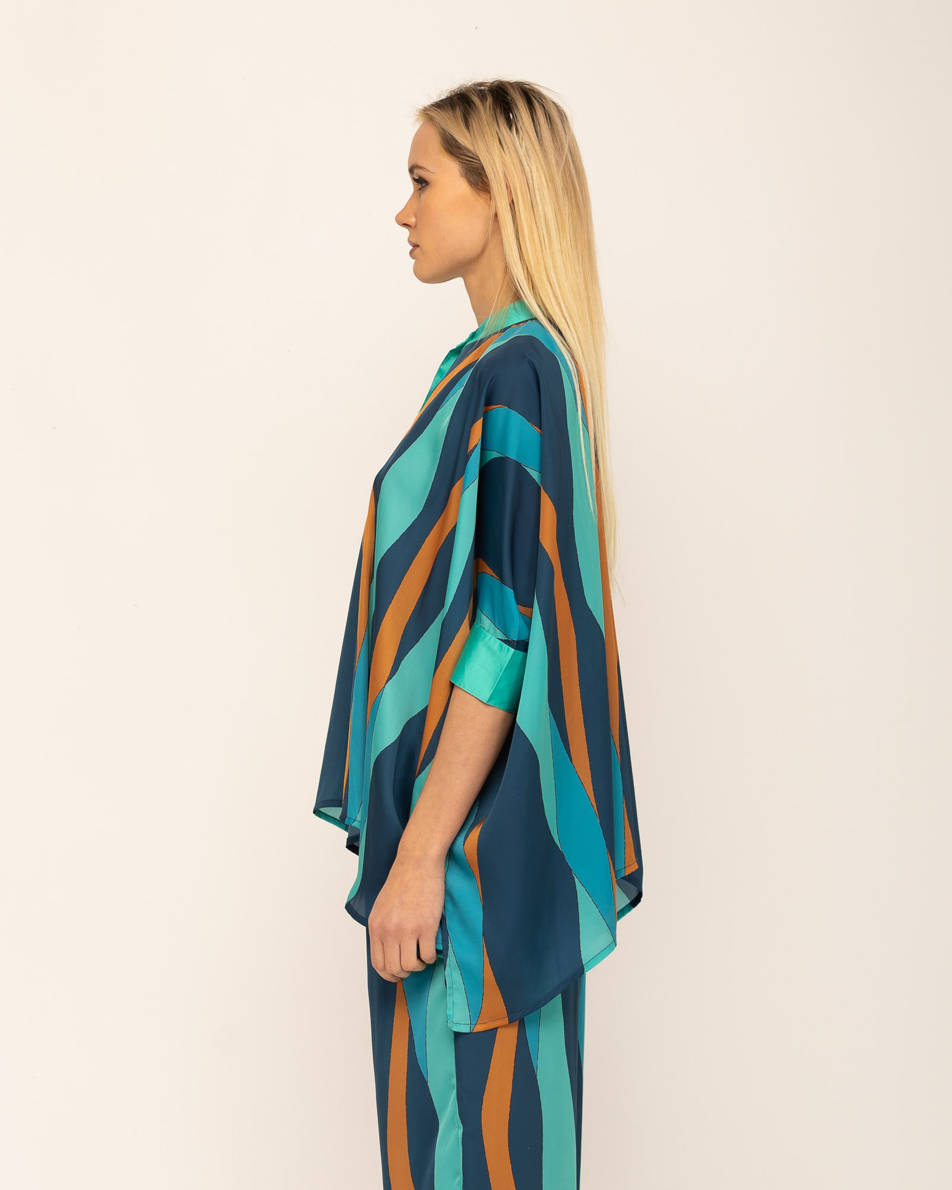 Blusa Folgada com Gola Redonda e Manga 3/4 Azul / Verde-4