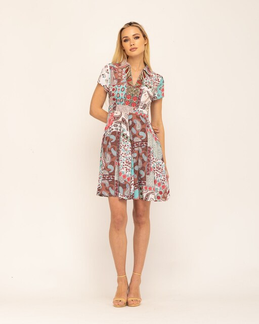 Imagem 0 de Vestido Curto com Gola Lapela e Decote em V