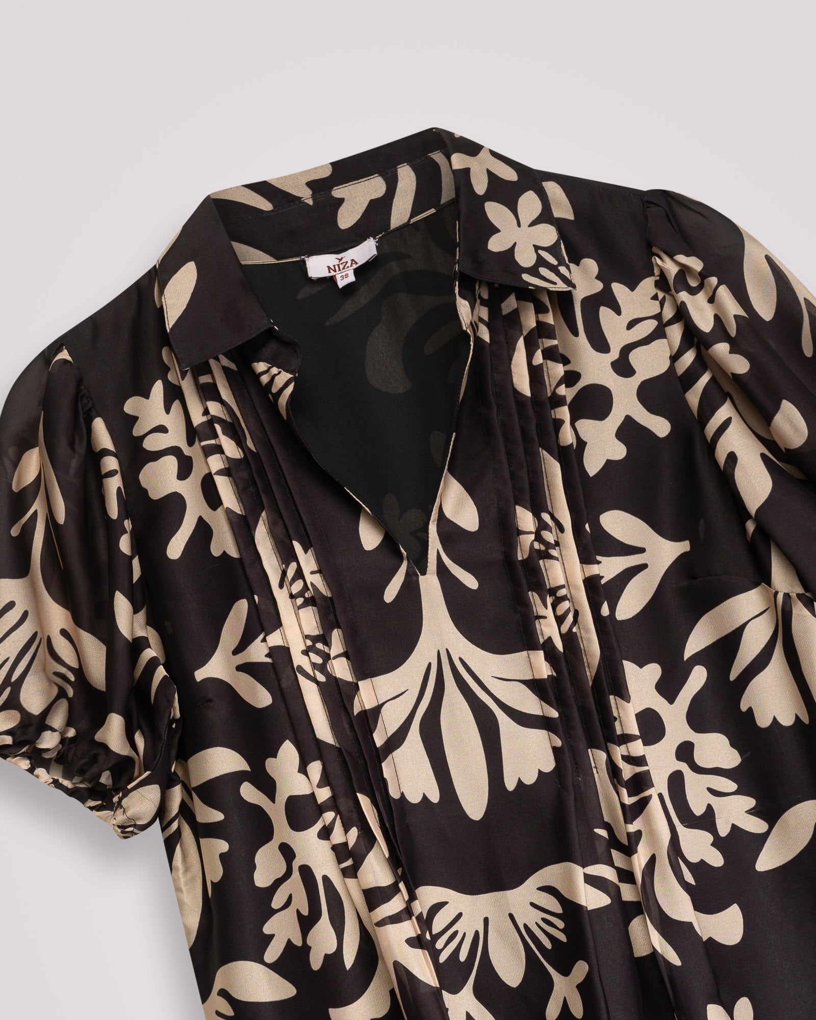 Vestido Curto Floral Romântico com Decote em V e Manga Abalonada Preto-6