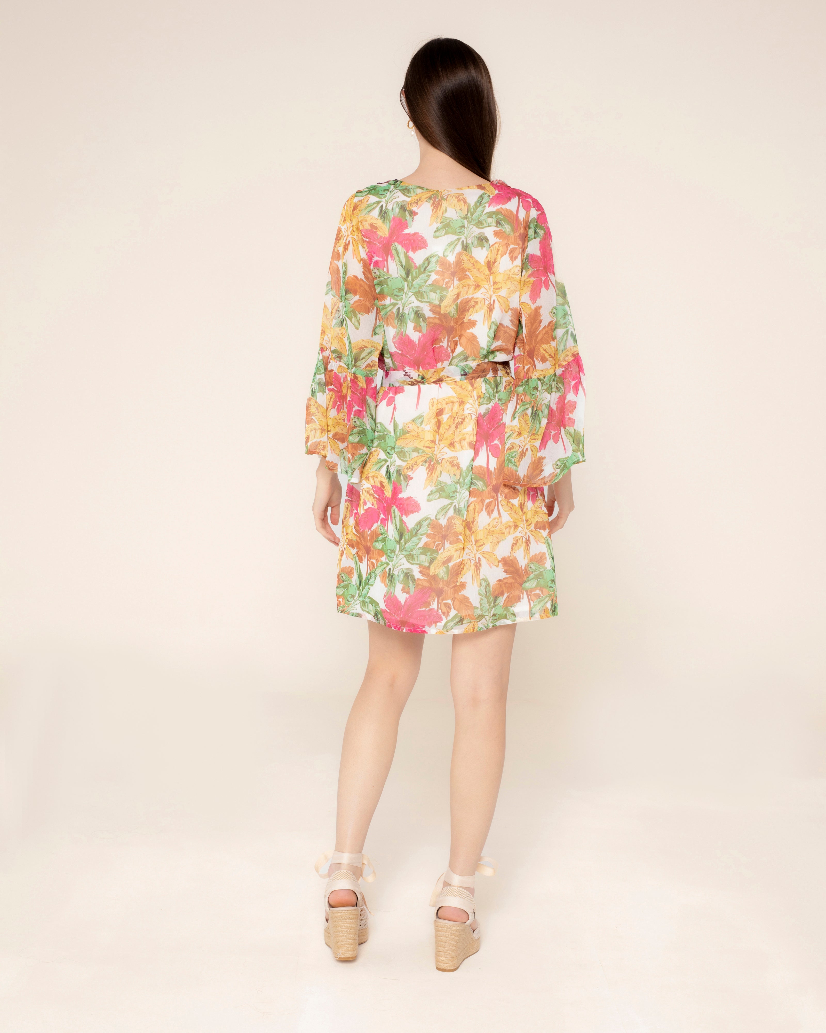 Vestido Curto com Manga 3/4 e Estampado Floral Multicolor-4