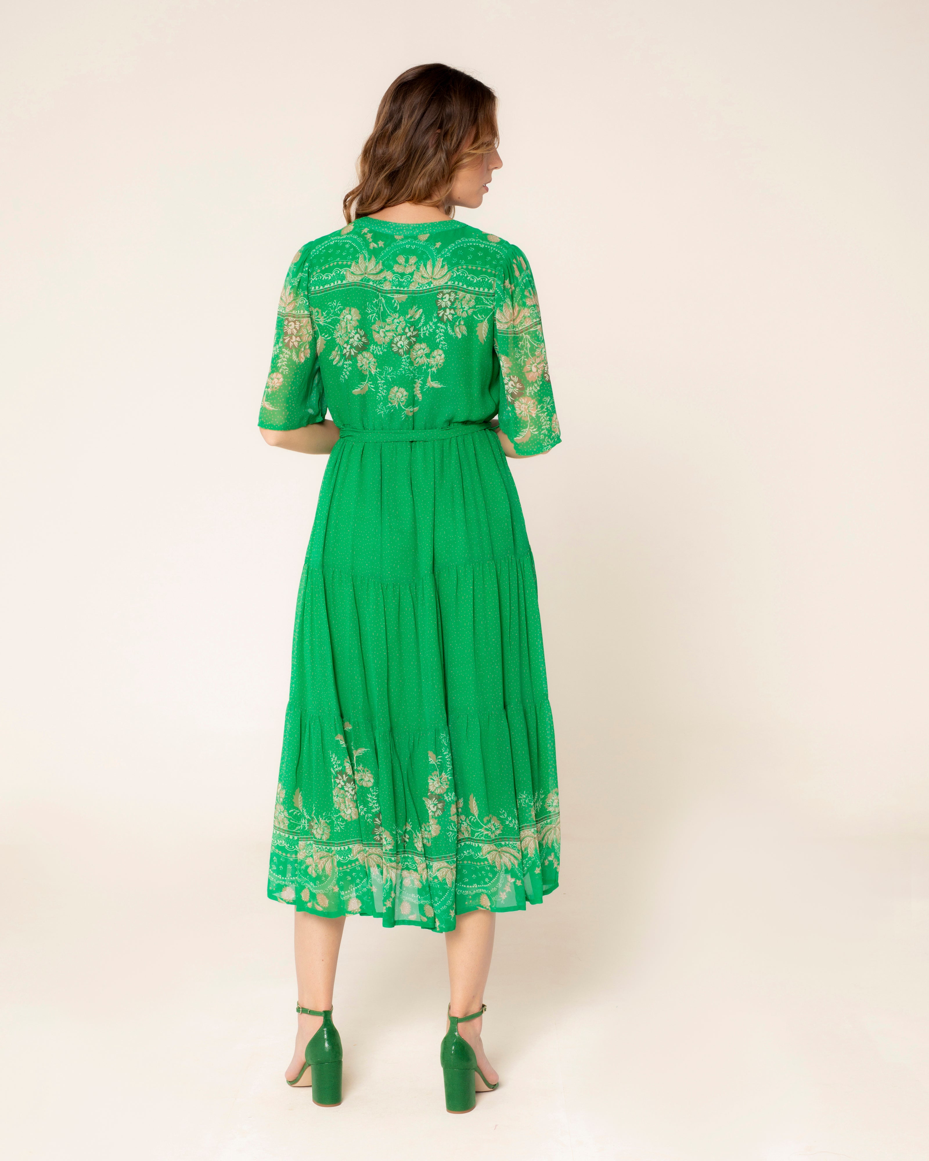 Vestido Tipo Camisa com Manga Abalonada e Cinto Laçada Verde-4
