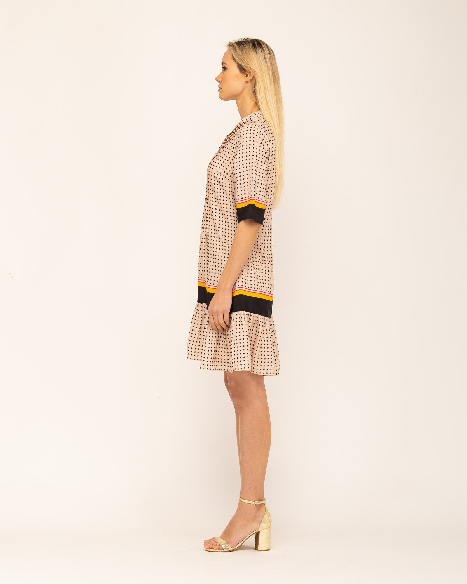 Vestido Curto Acetinado com Bolinhas Roma Bege-3