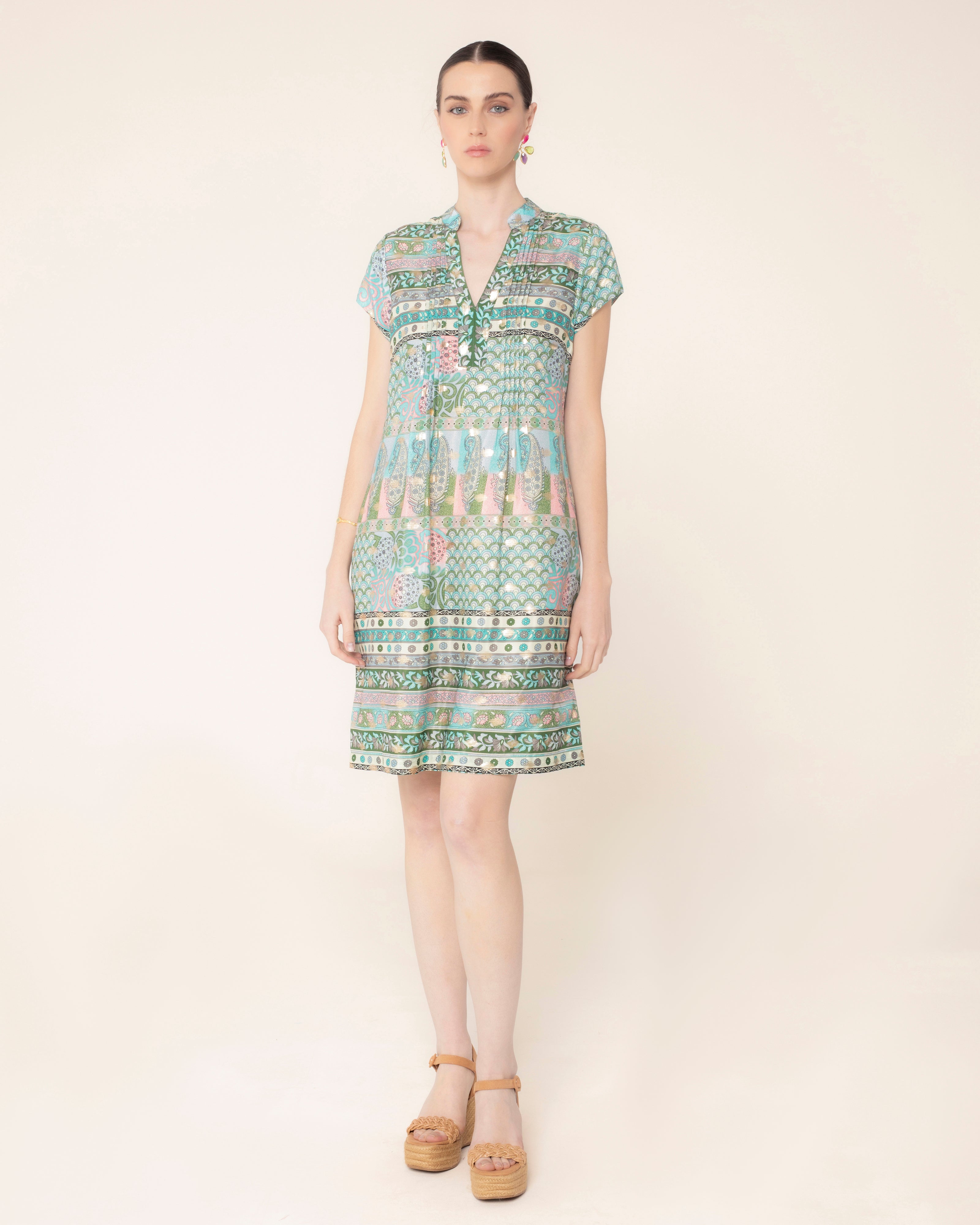 Vestido Curto com Estampado Geométrico e Foil Dourado Verde-1