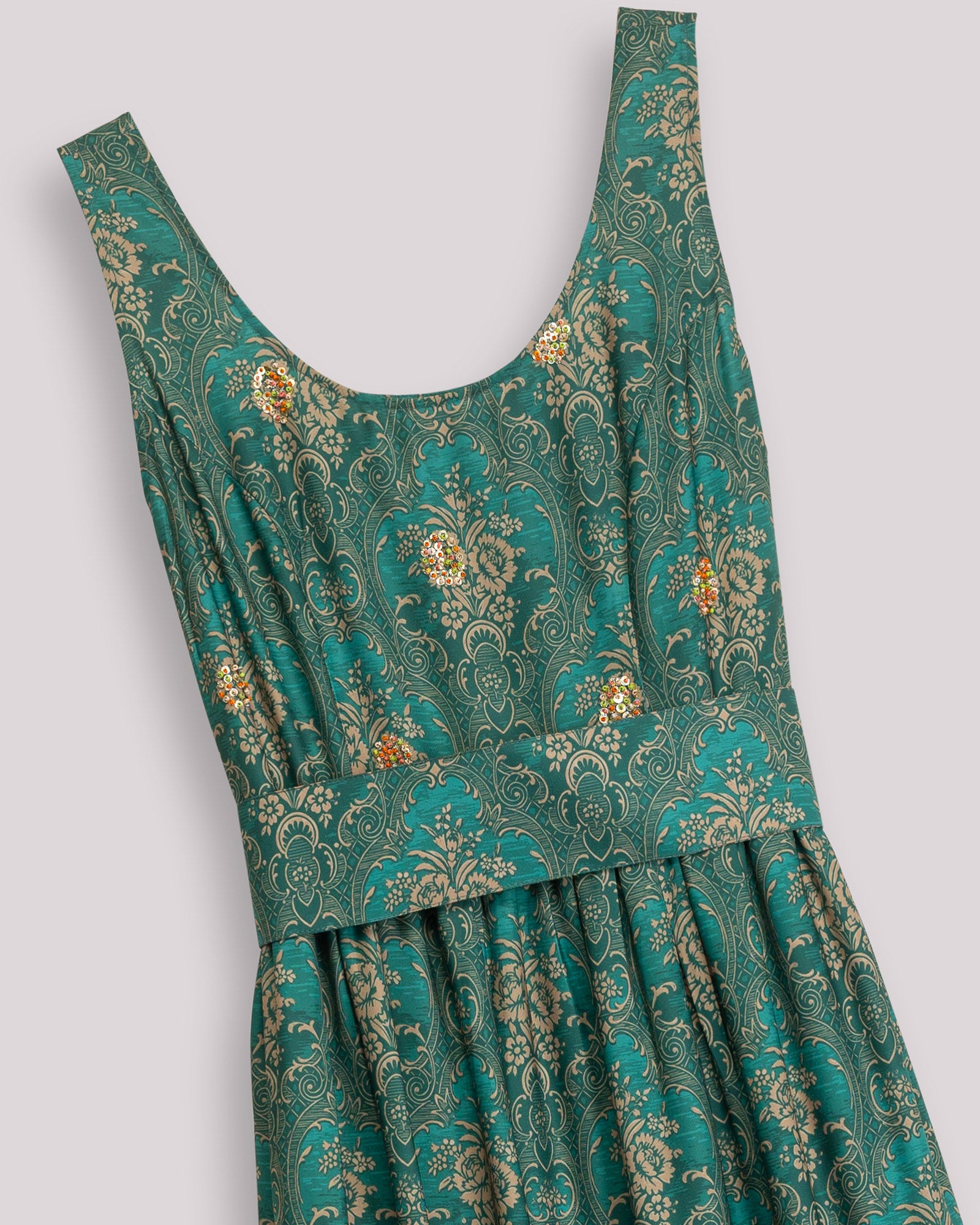 Vestido Comprido com Decote Redondo e Pedraria Bordada Verde-6
