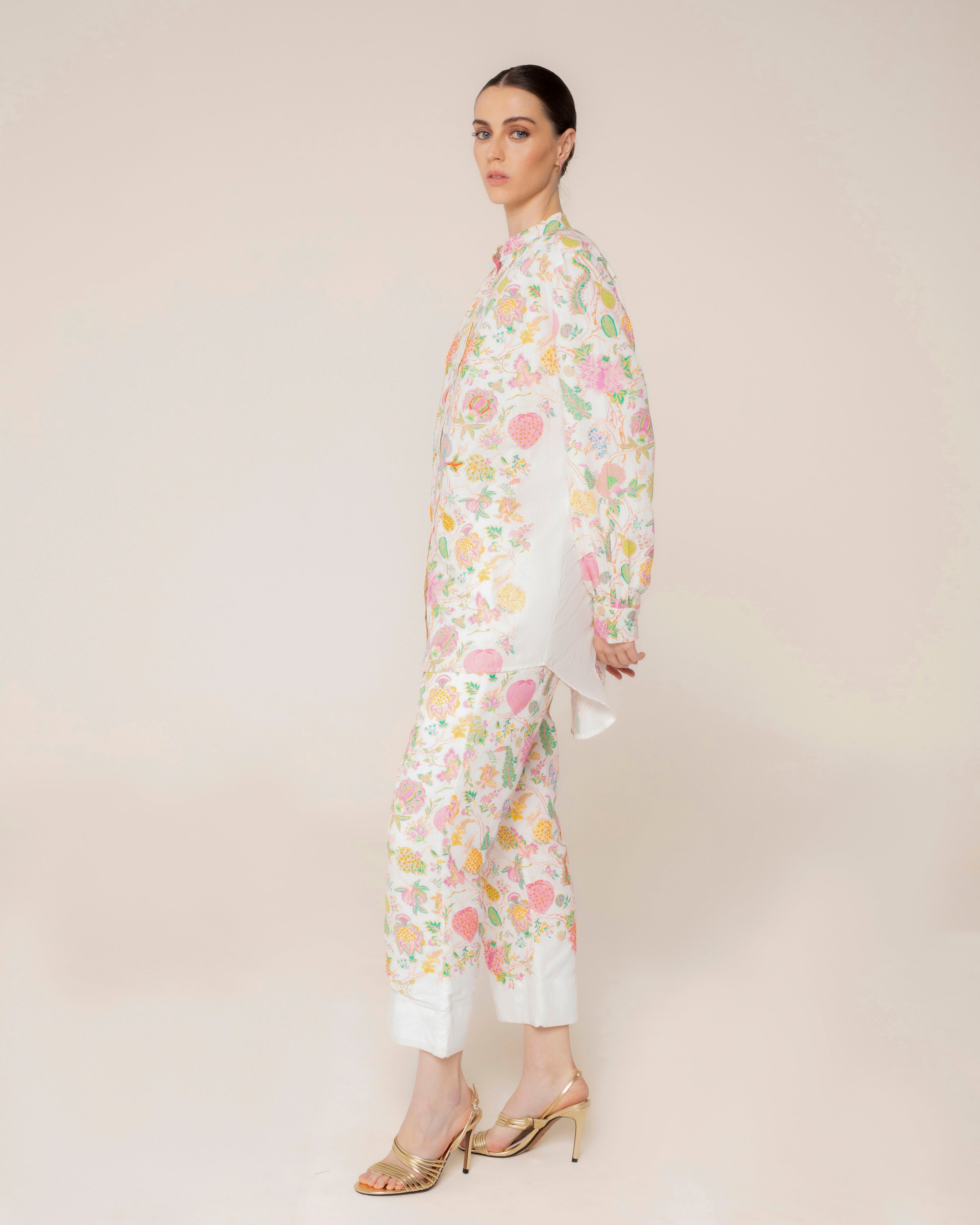 Camisa Bordada com Estampado Floral Branco-3