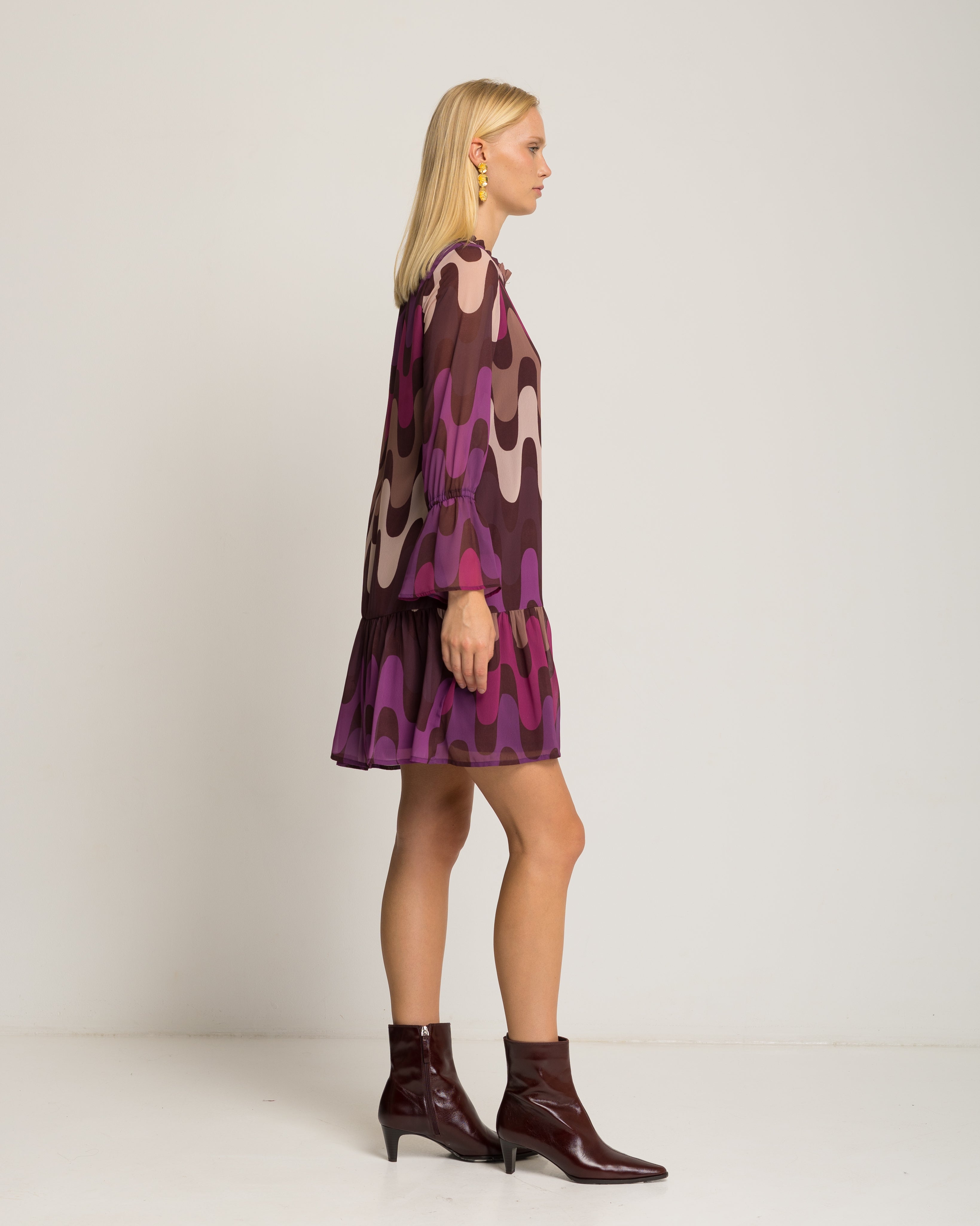 Vestido Curto com Manga 3/4 Ornamental Roxo-3