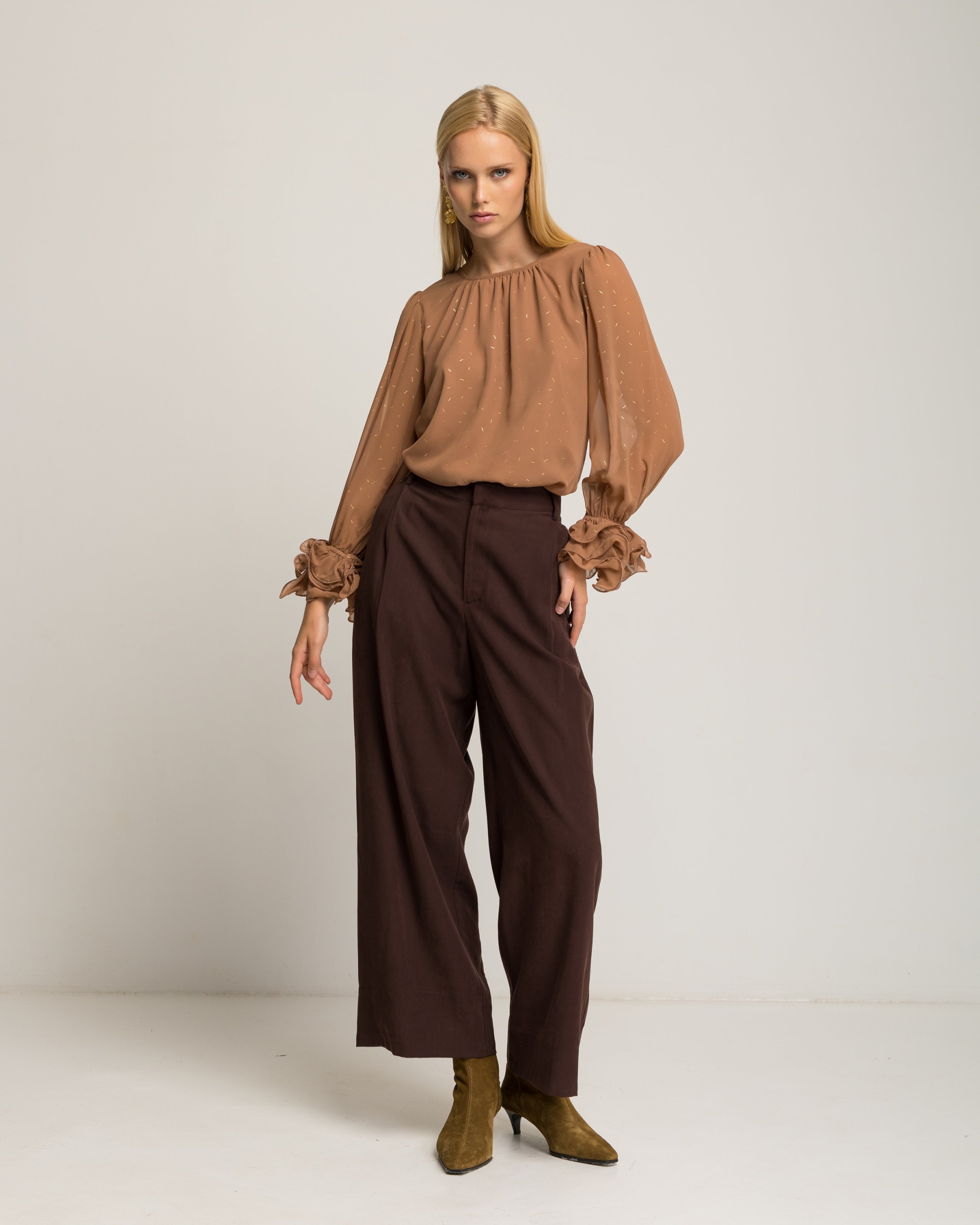 Blusa de Manga Comprida com Folhos nos Punhos Areia-2
