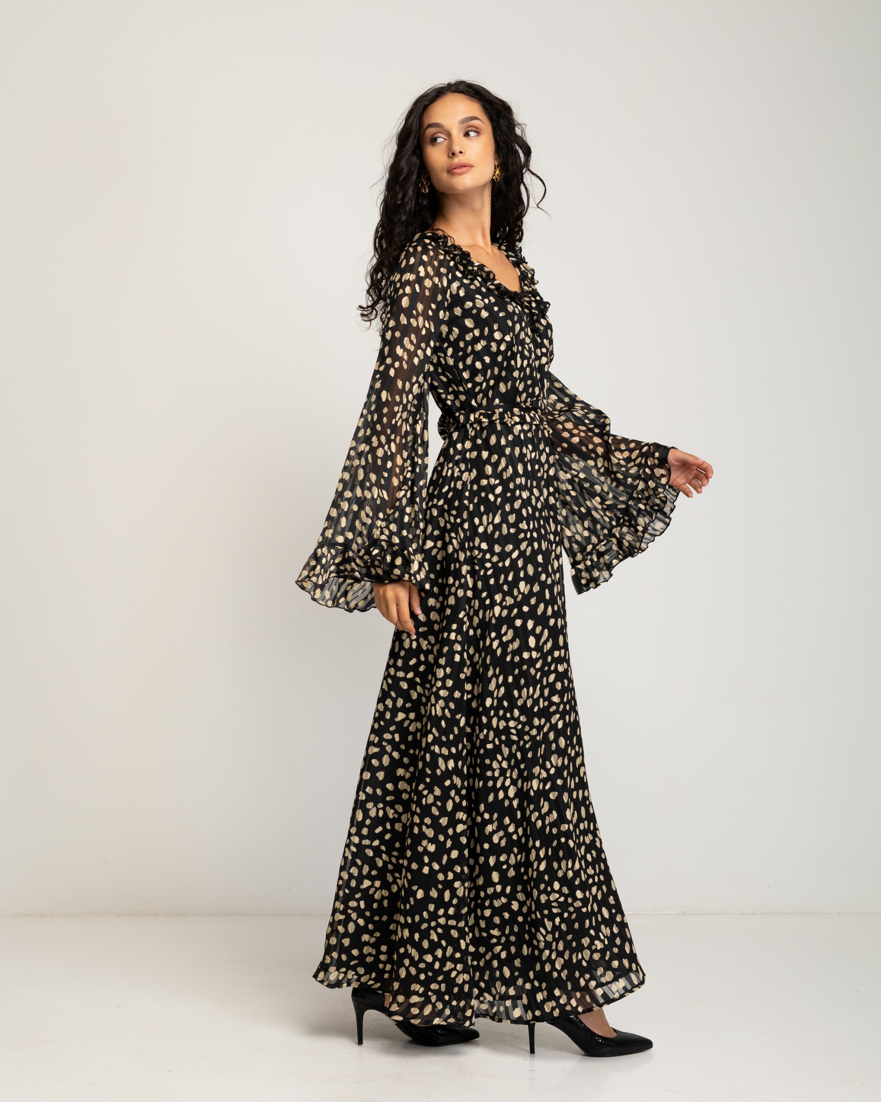 Vestido Comprido Preto com Folhos no Decote Preto-1