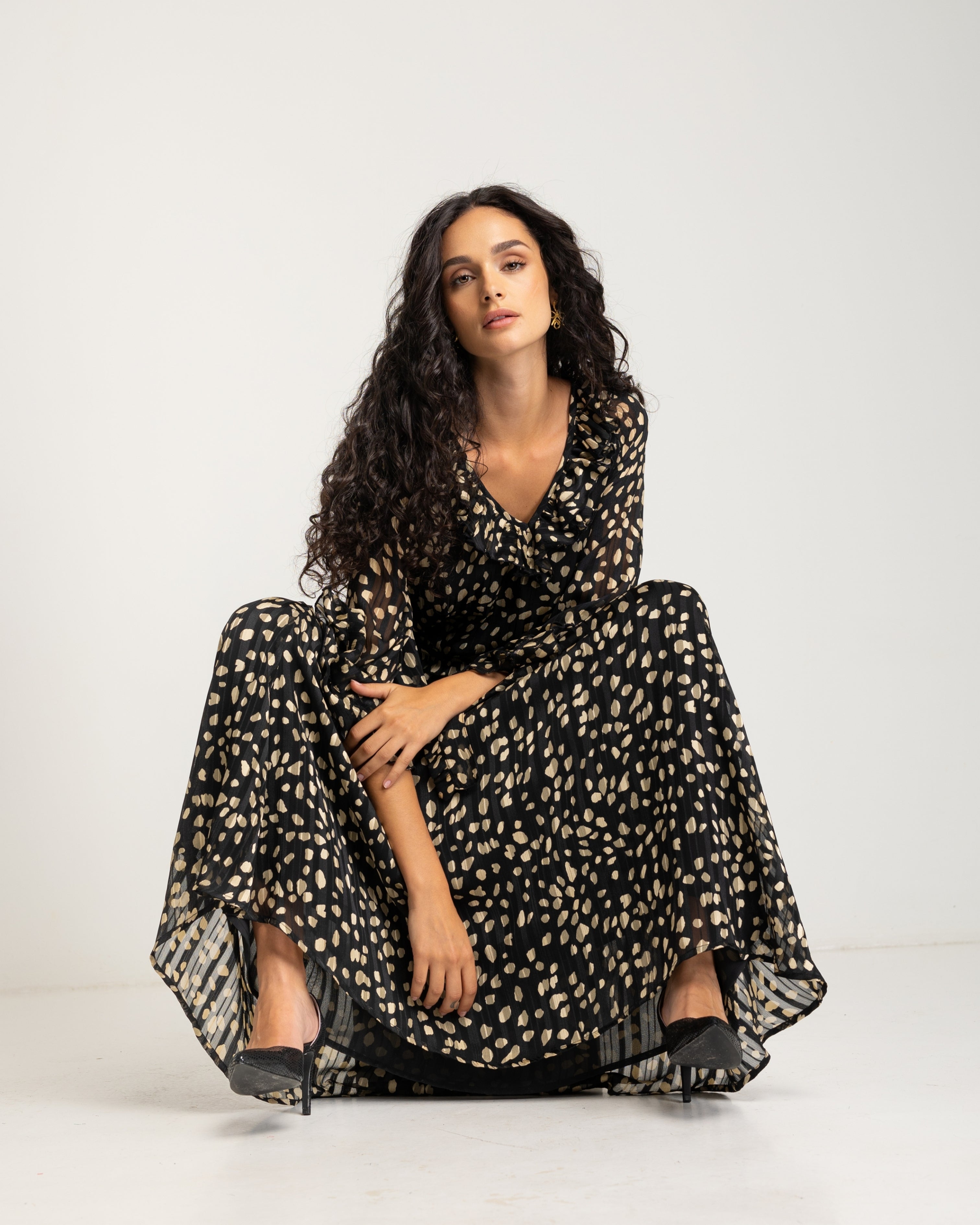 Vestido Comprido Preto com Folhos no Decote Preto-6