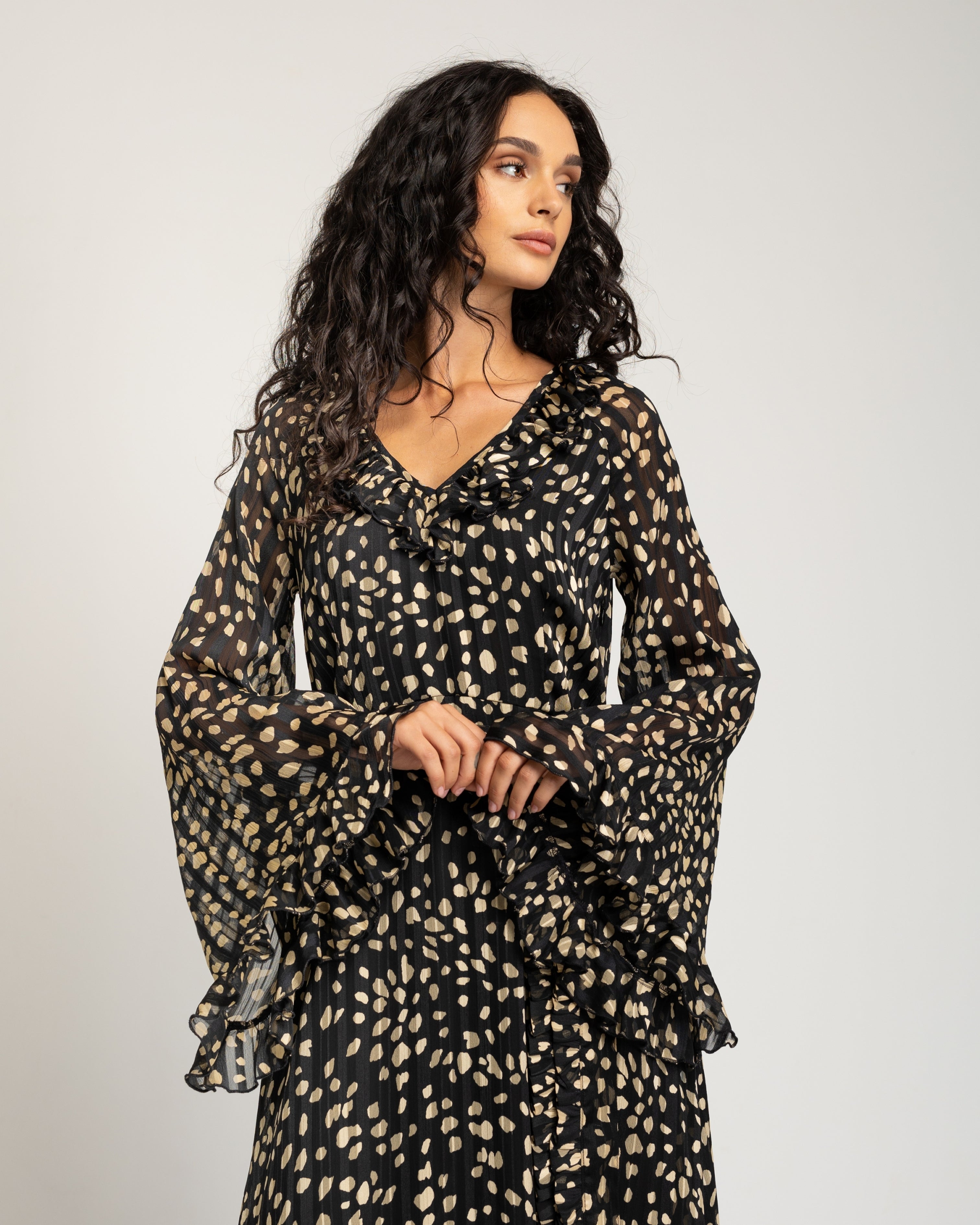 Vestido Comprido Preto com Folhos no Decote Preto-7