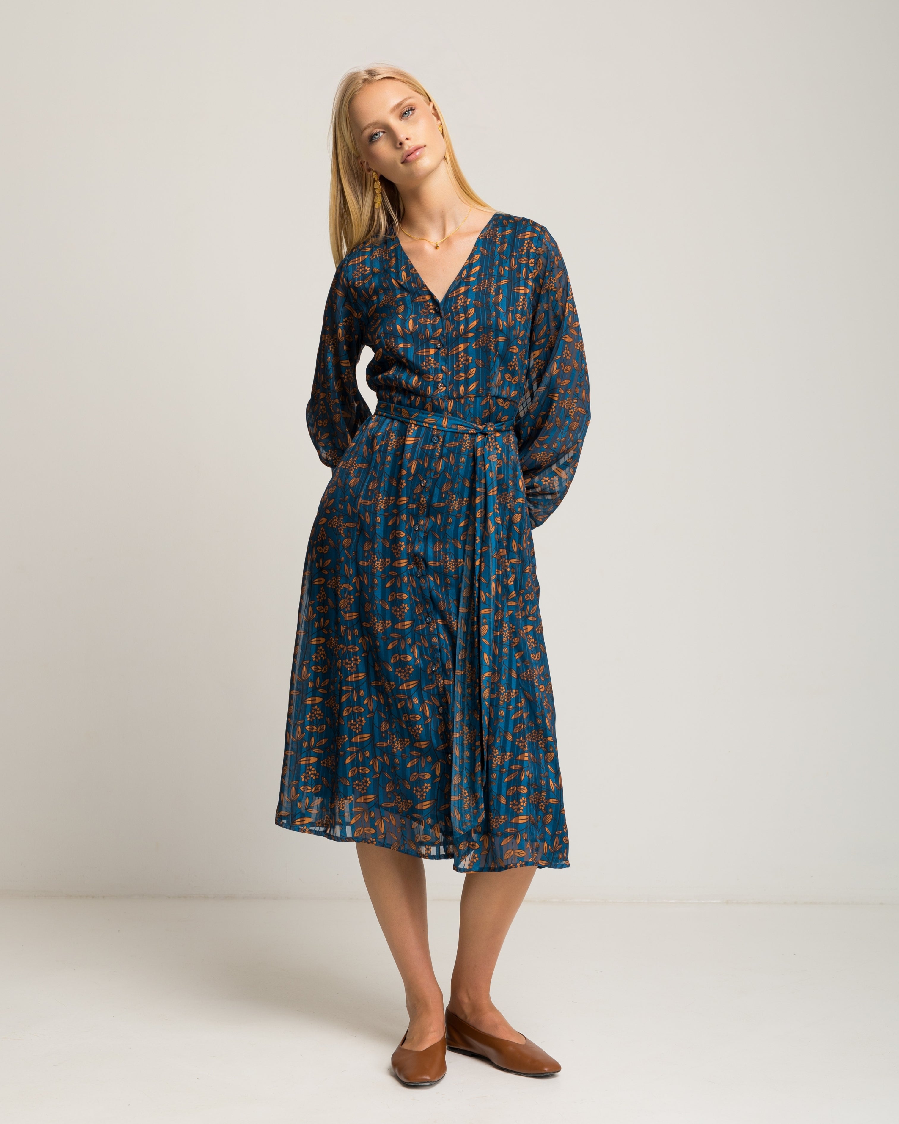 Vestido Midi Azul com Detalhes em Laranja Azul-1