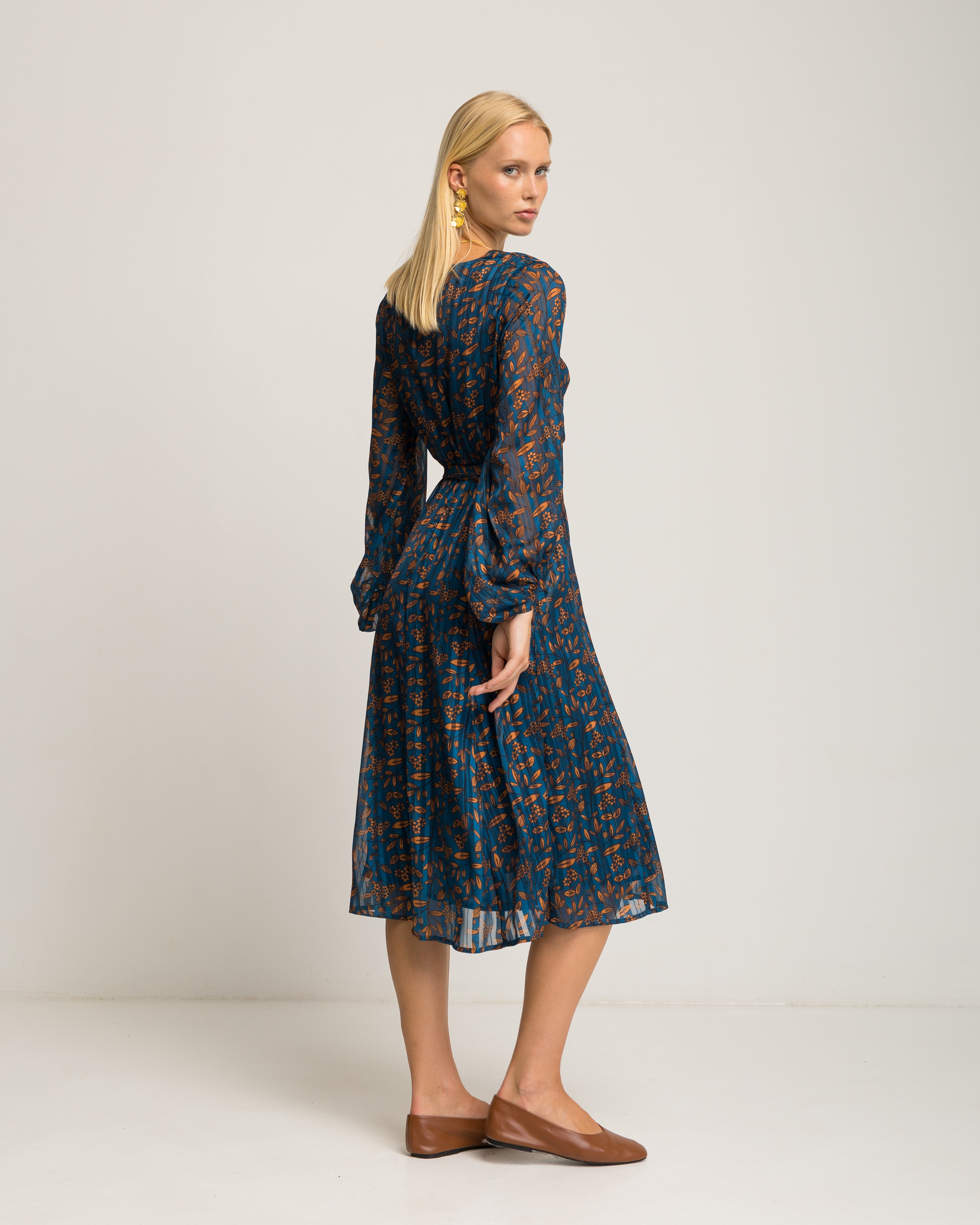 Vestido Midi Azul com Detalhes em Laranja Azul-3