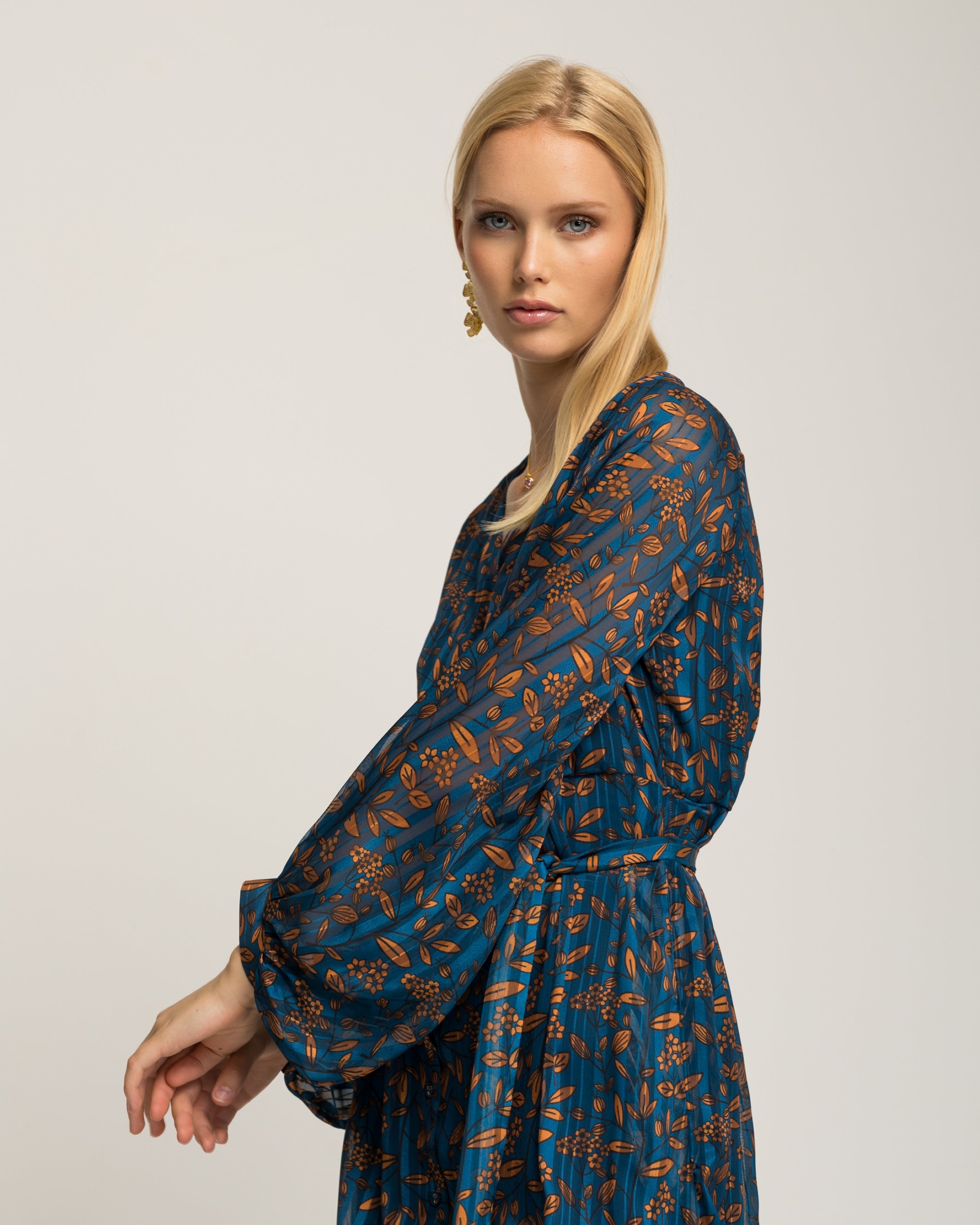 Vestido Midi Azul com Detalhes em Laranja Azul-6
