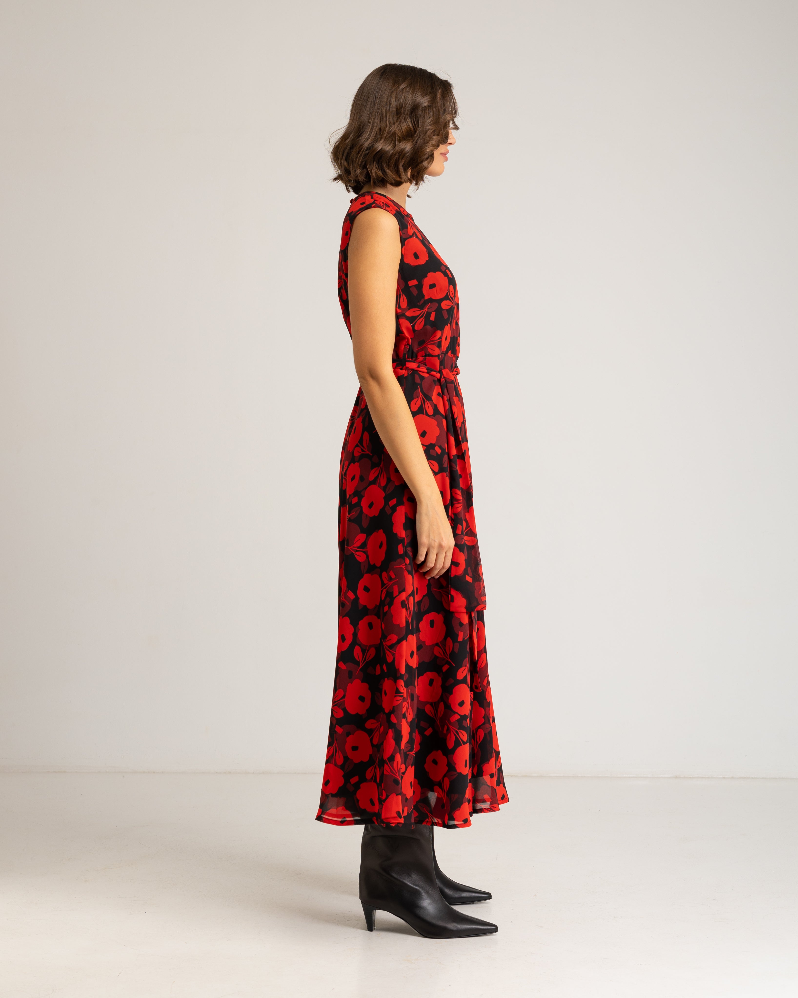 Vestido Comprido sem Mangas com Silhueta Fluida e Cinto em Conjunto Preto-4