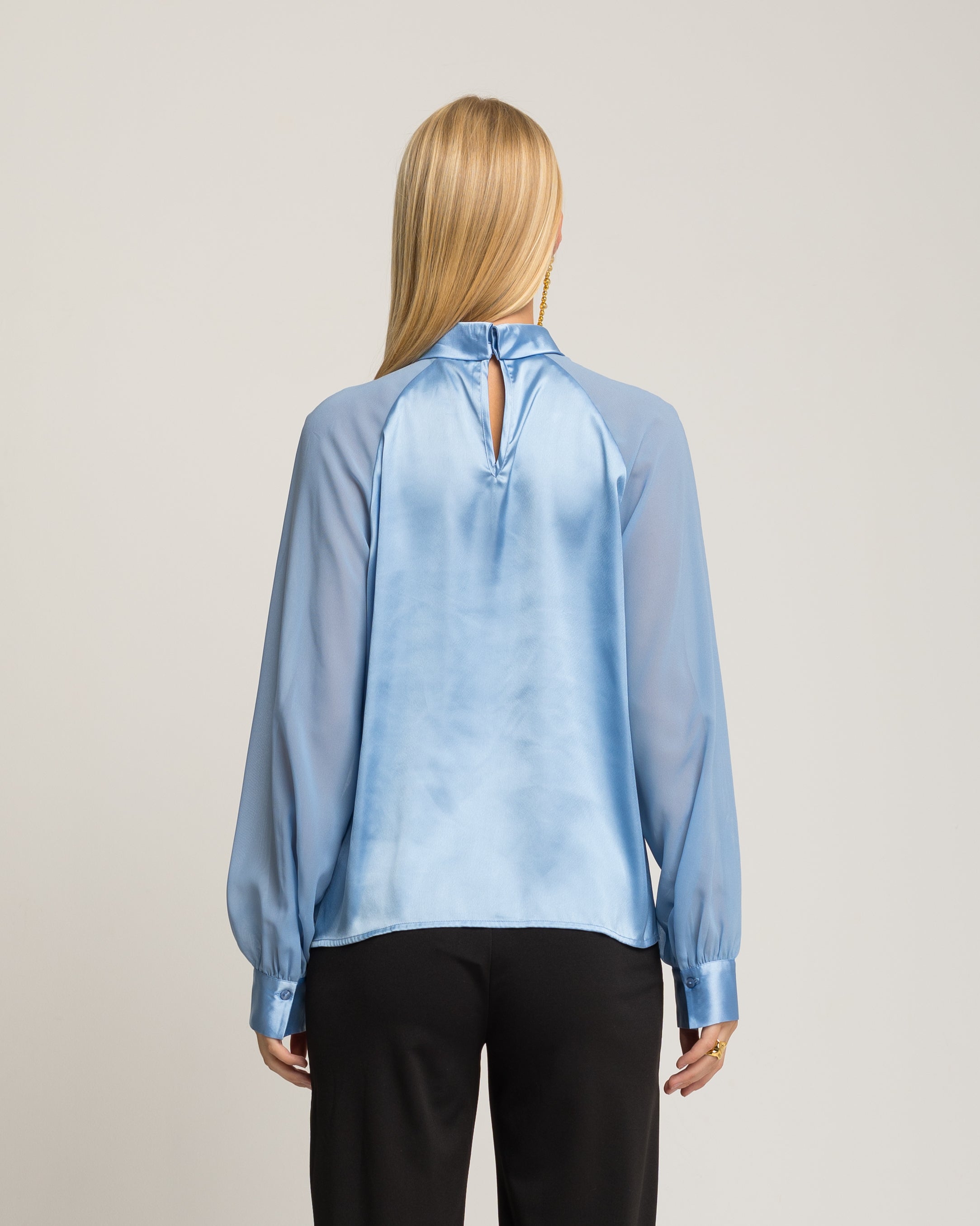 Blusa de Cetim com Abertura Frontal Azul-celeste-4
