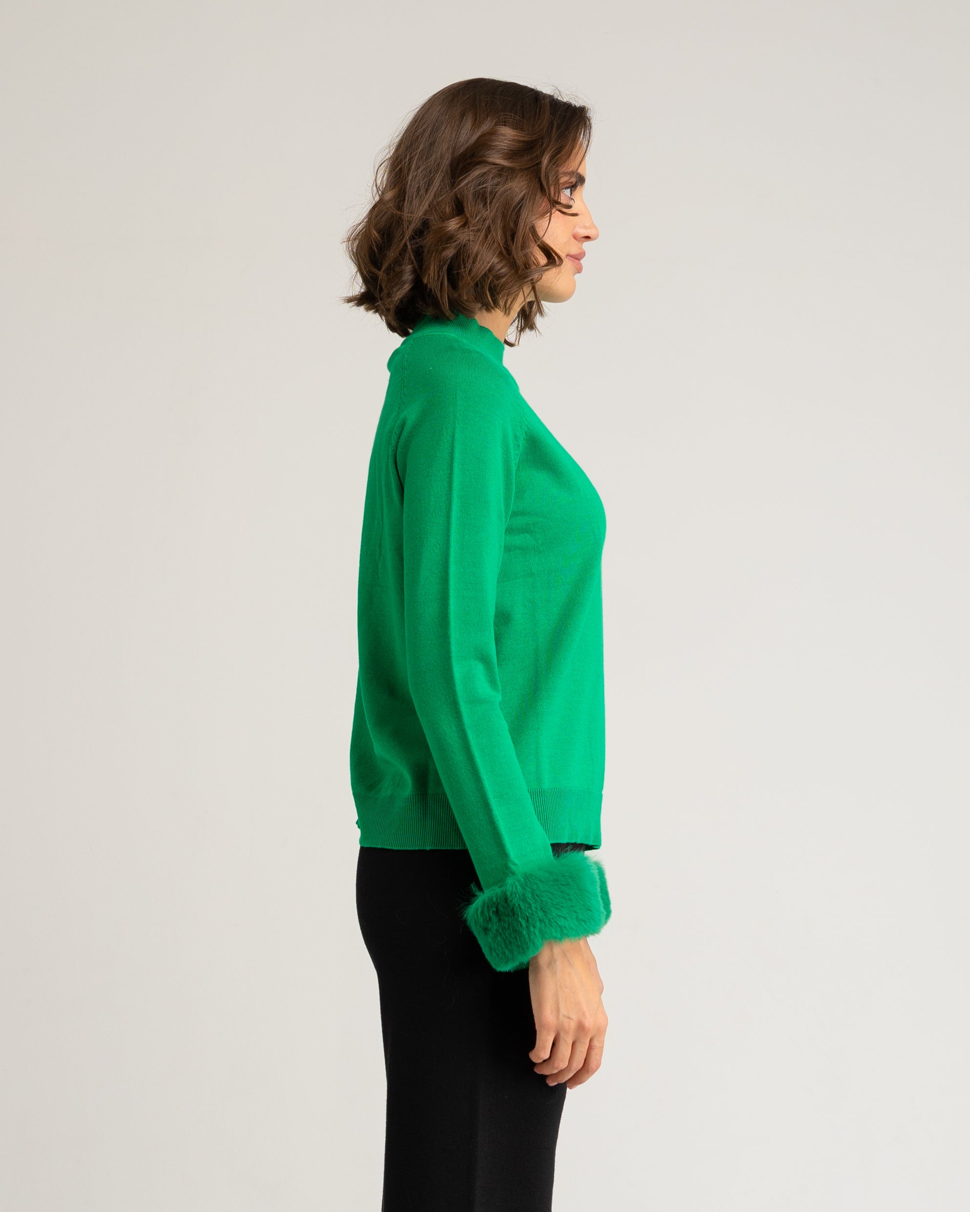Camisola com Mangas Acabadas em Punho Largo de Pelo Verde-4