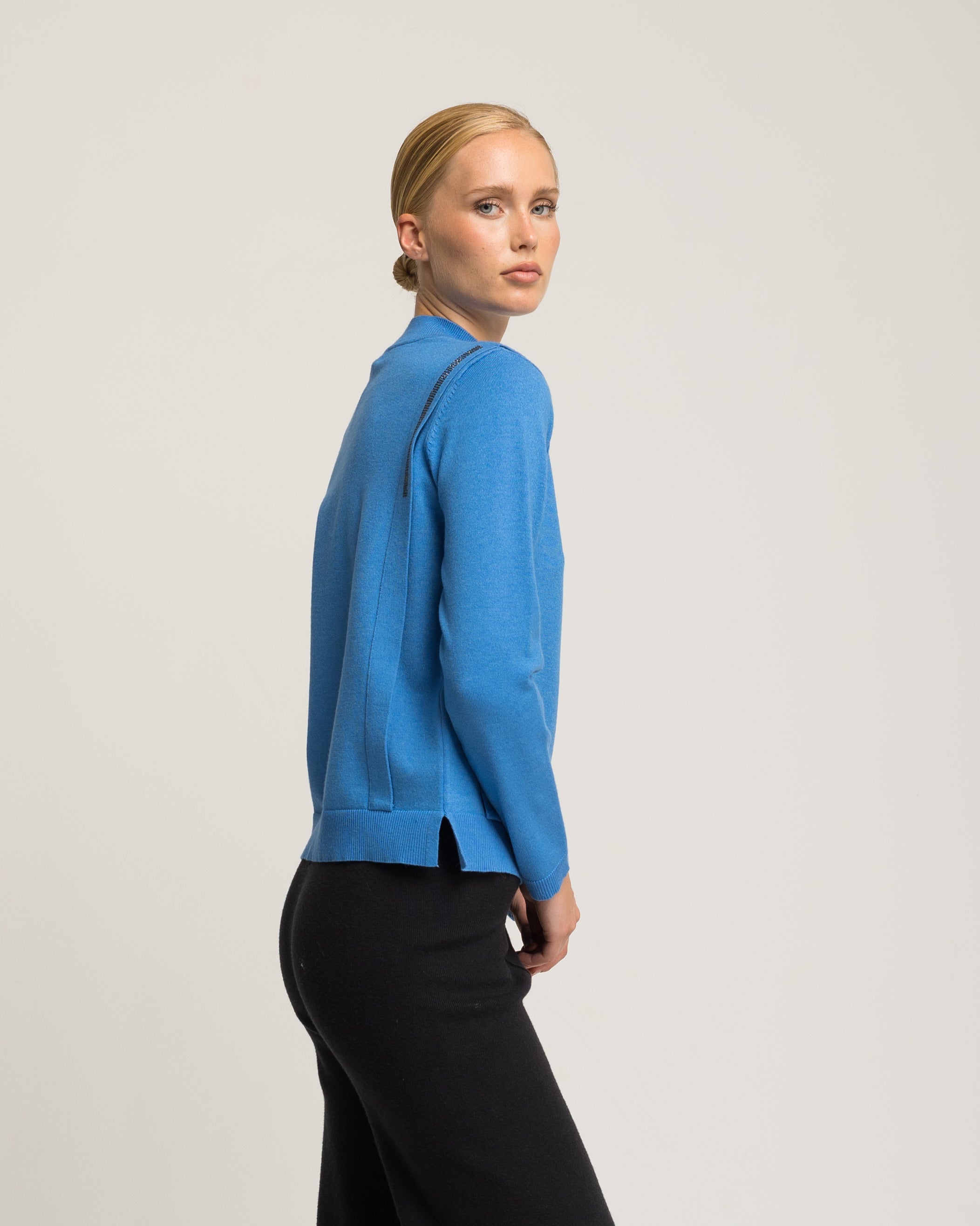 Camisola com Rebordos Decorativos na Parte Superior Azul-4