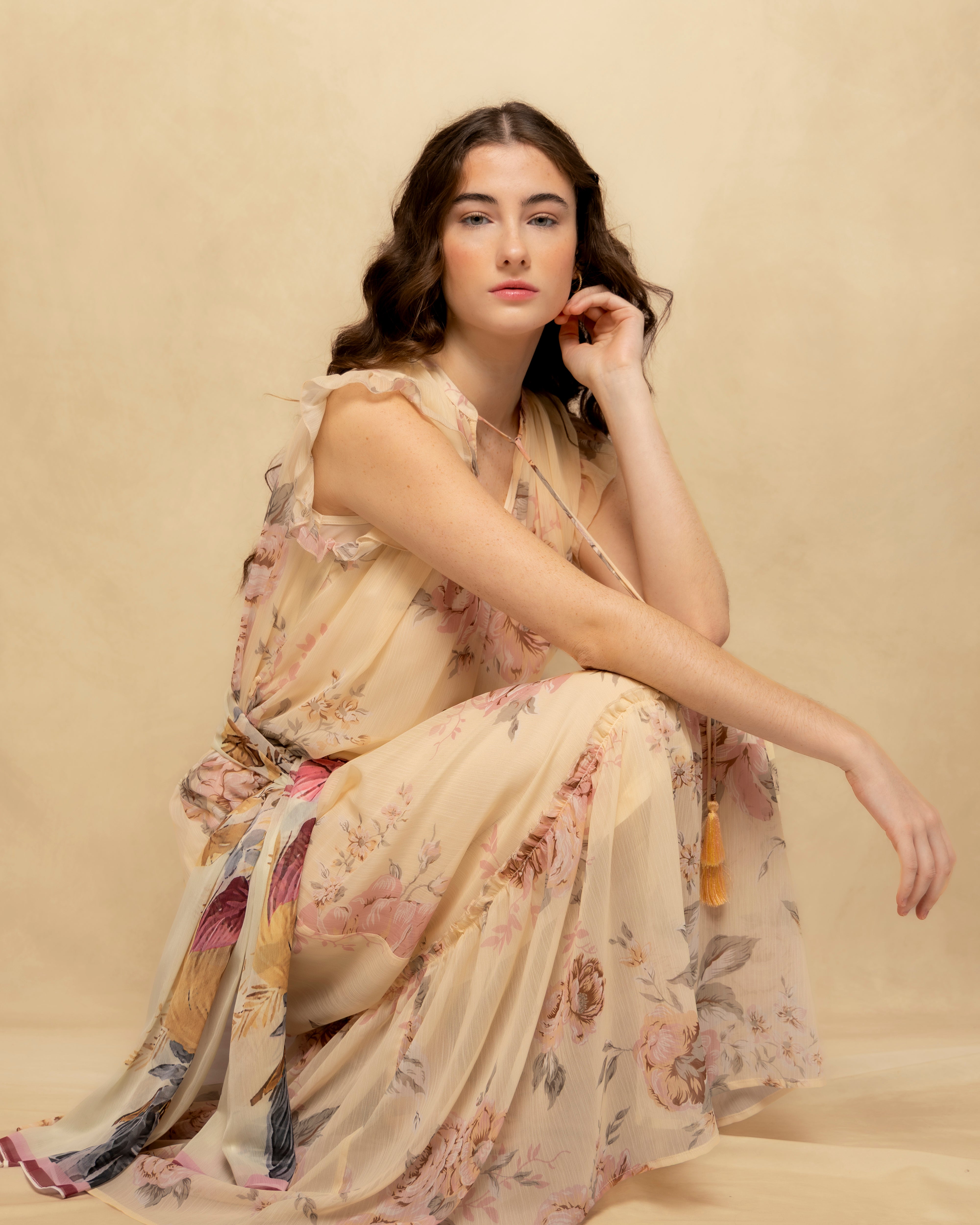 Vestido Comprido Floral com Folhos e Decote com Laço Amarelo-2