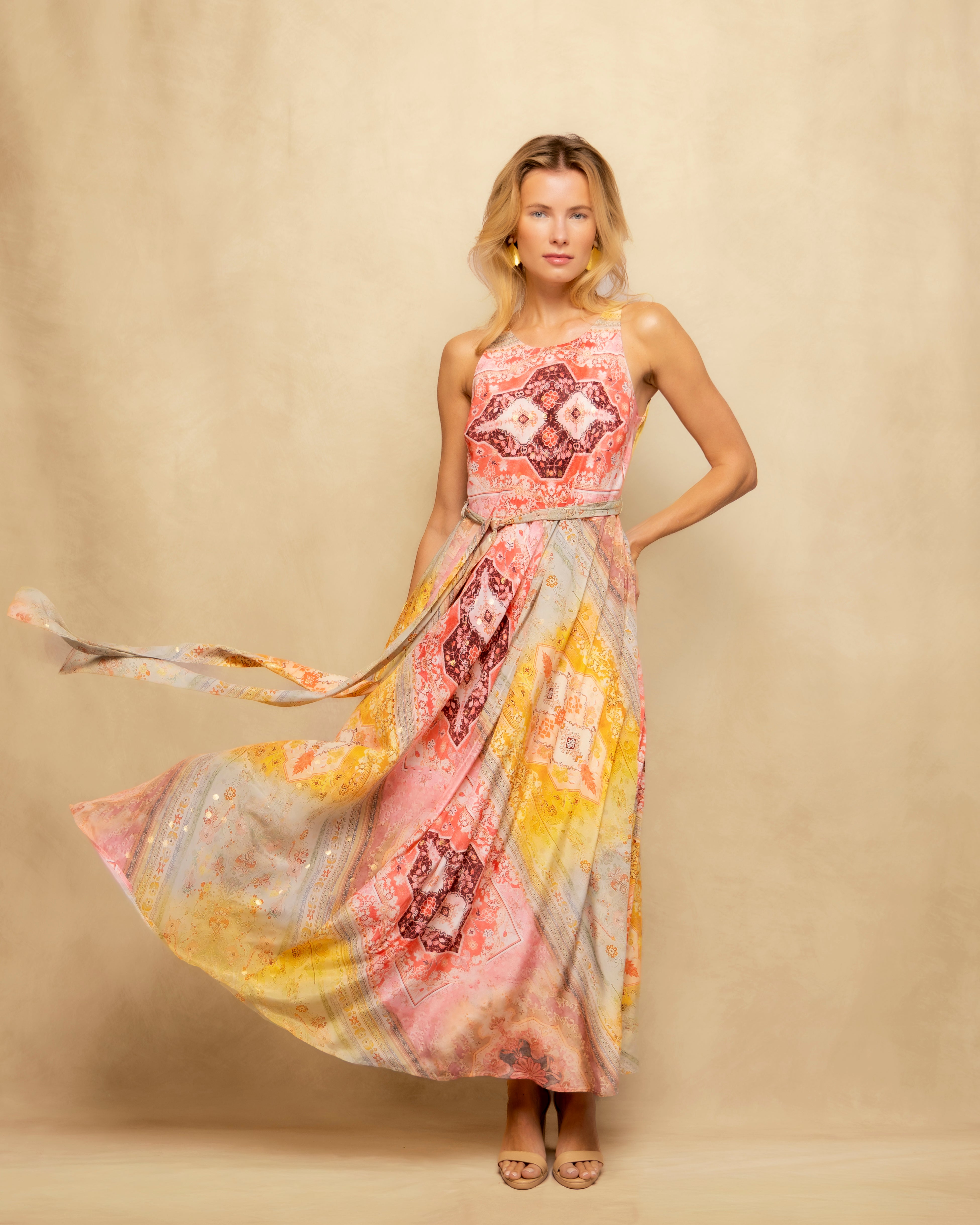 Imagem 0 de Vestido Comprido Estampado com Cinto