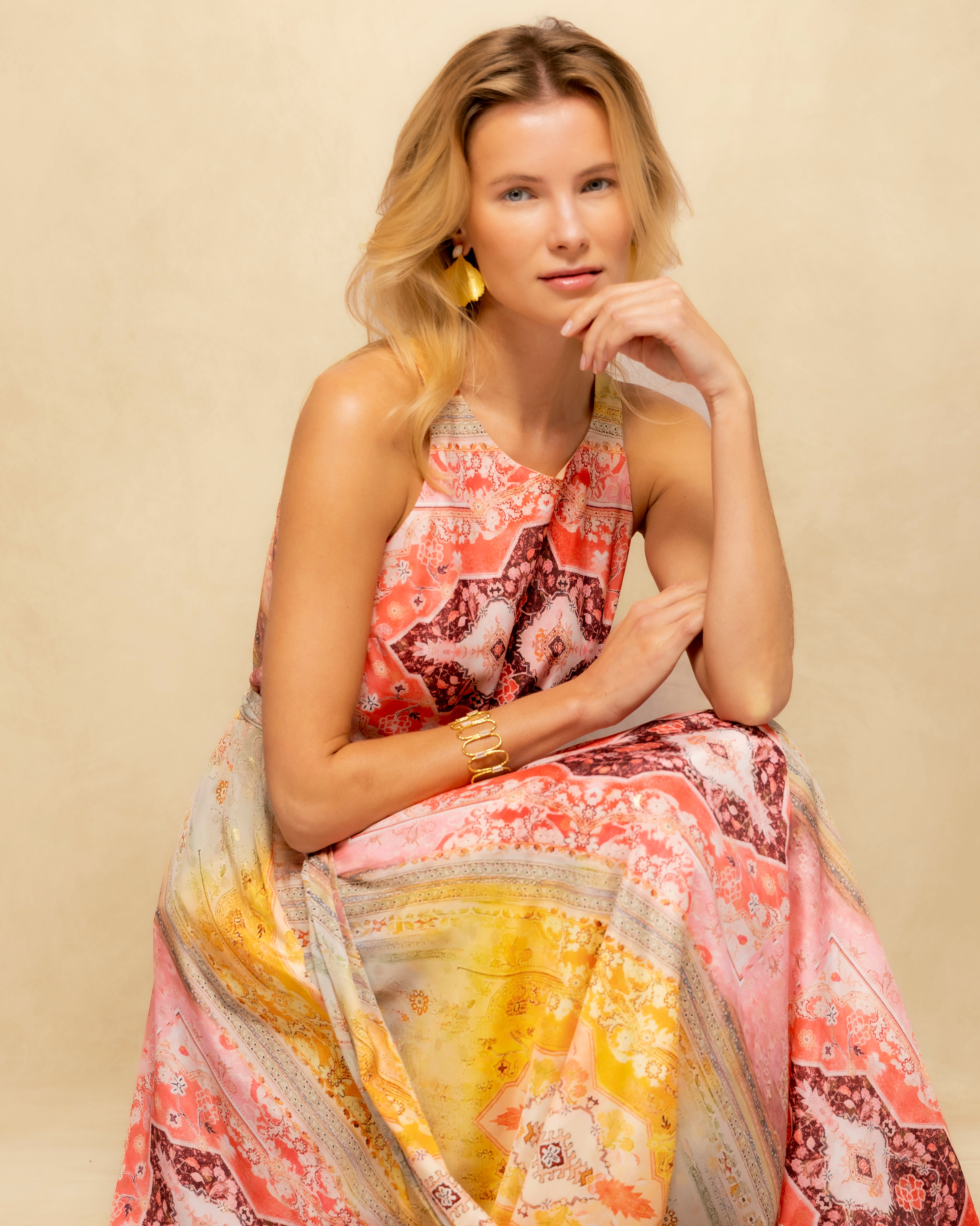 Vestido Comprido Estampado com Cinto Amarelo-3