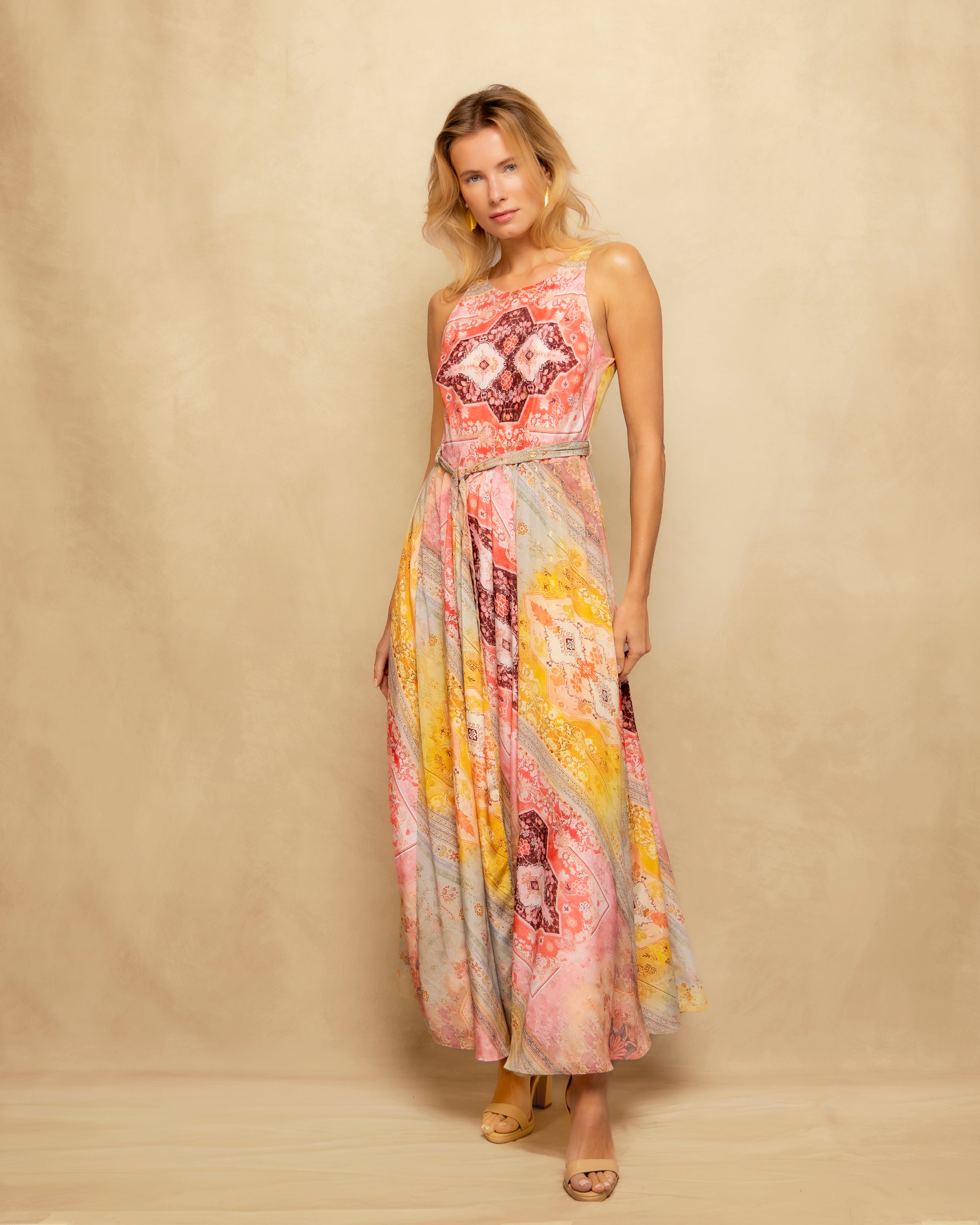 Vestido Comprido Estampado com Cinto Amarelo-4