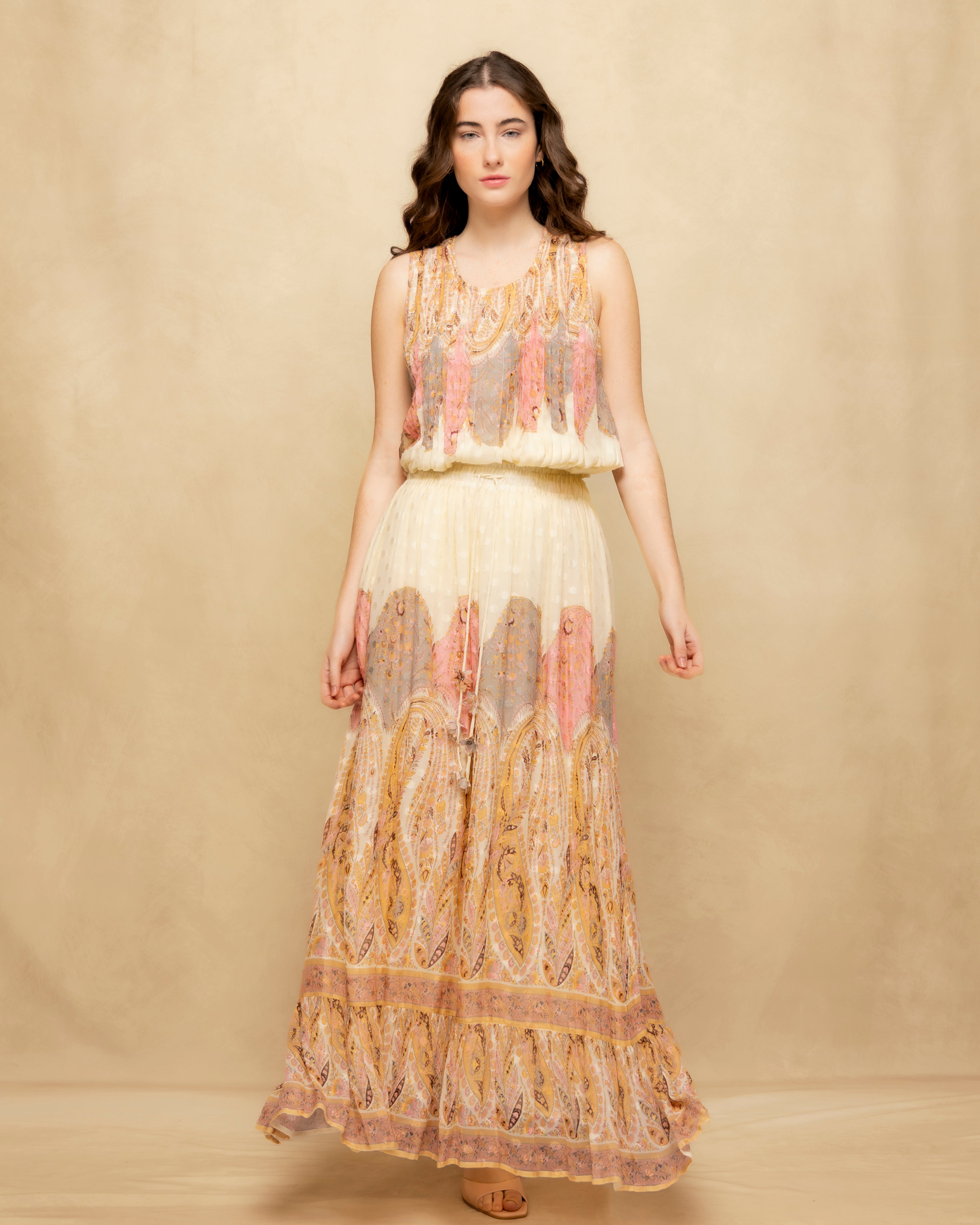 Imagem 0 de Saia Comprida Fluida com Motivo Paisley e Bainha com Folho