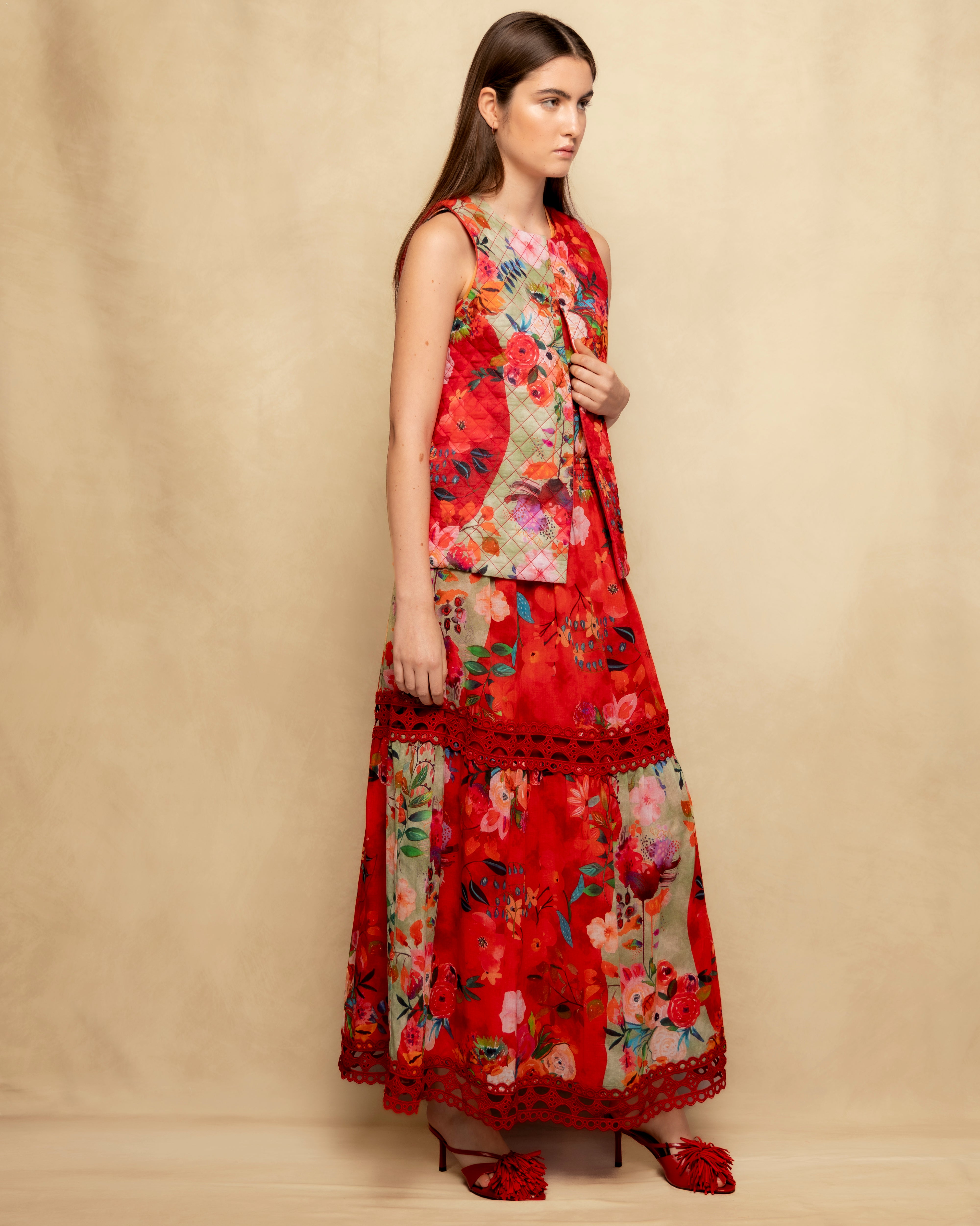 Colete Acolchoado com Estampado Floral Vermelho-2