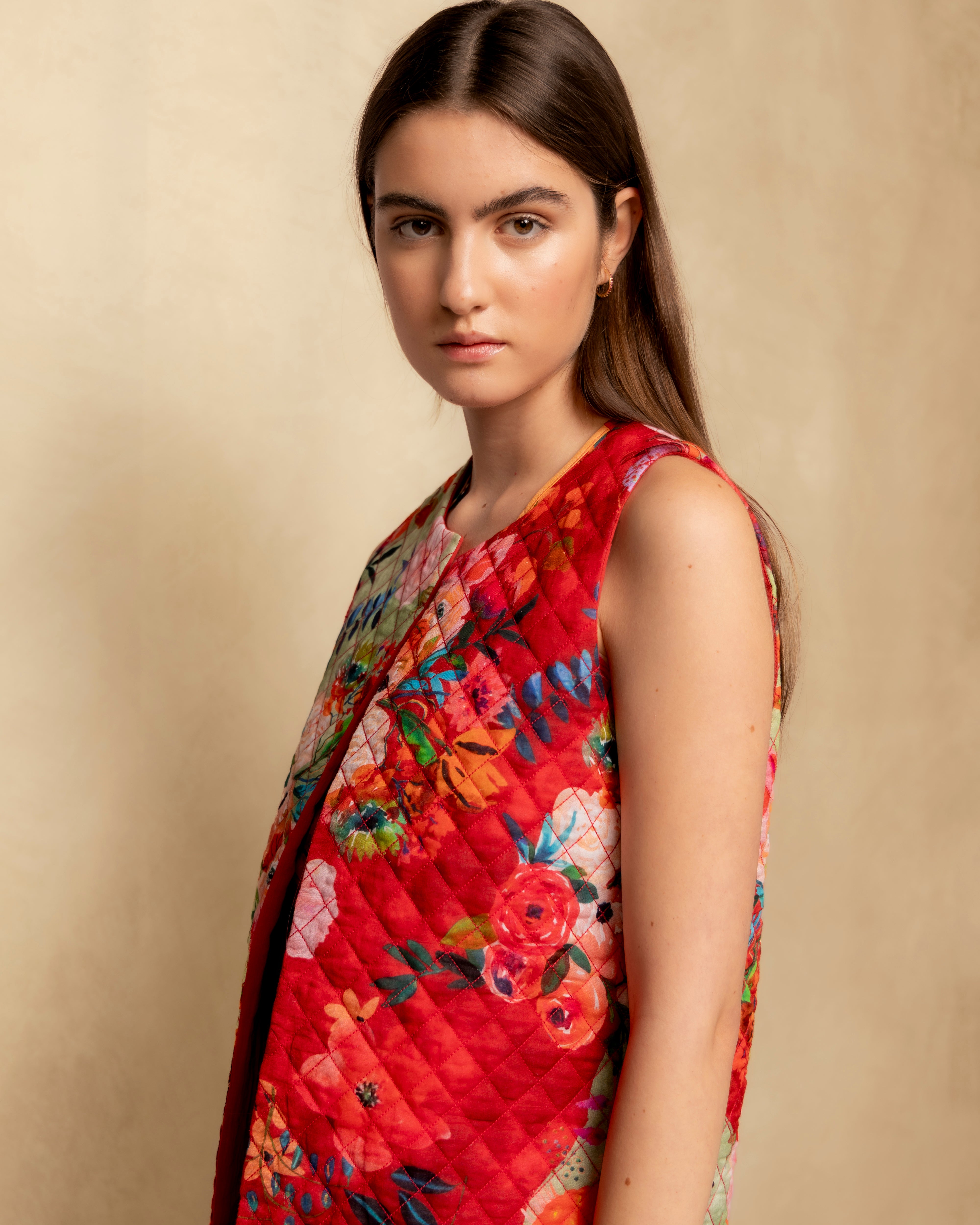 Colete Acolchoado com Estampado Floral Vermelho-5