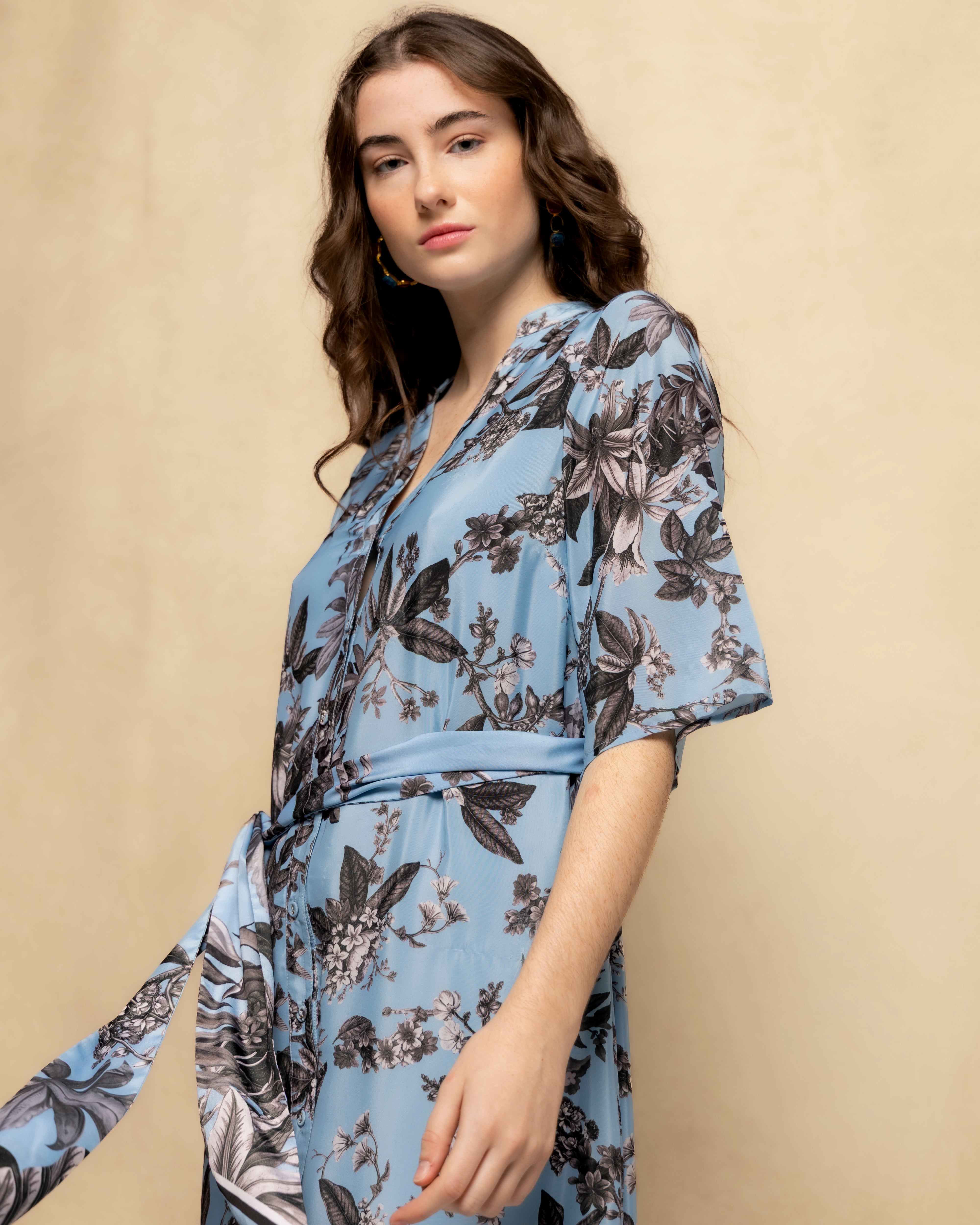 Vestido Midi Estampado com Decote em V e Cinto Azul-2