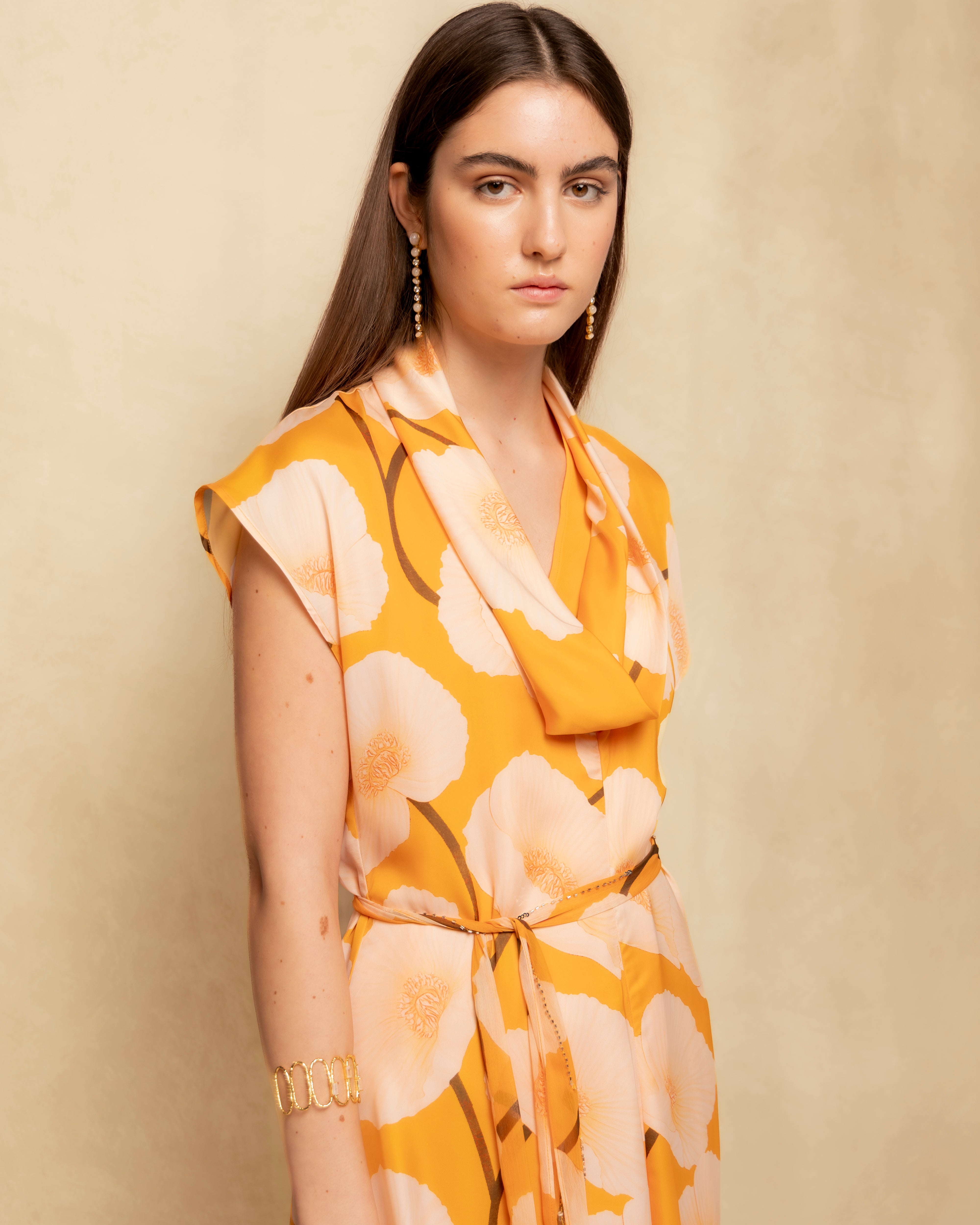 Vestido Comprido Cruzado com Cinto e Estampado Floral Maxi Amarelo-3