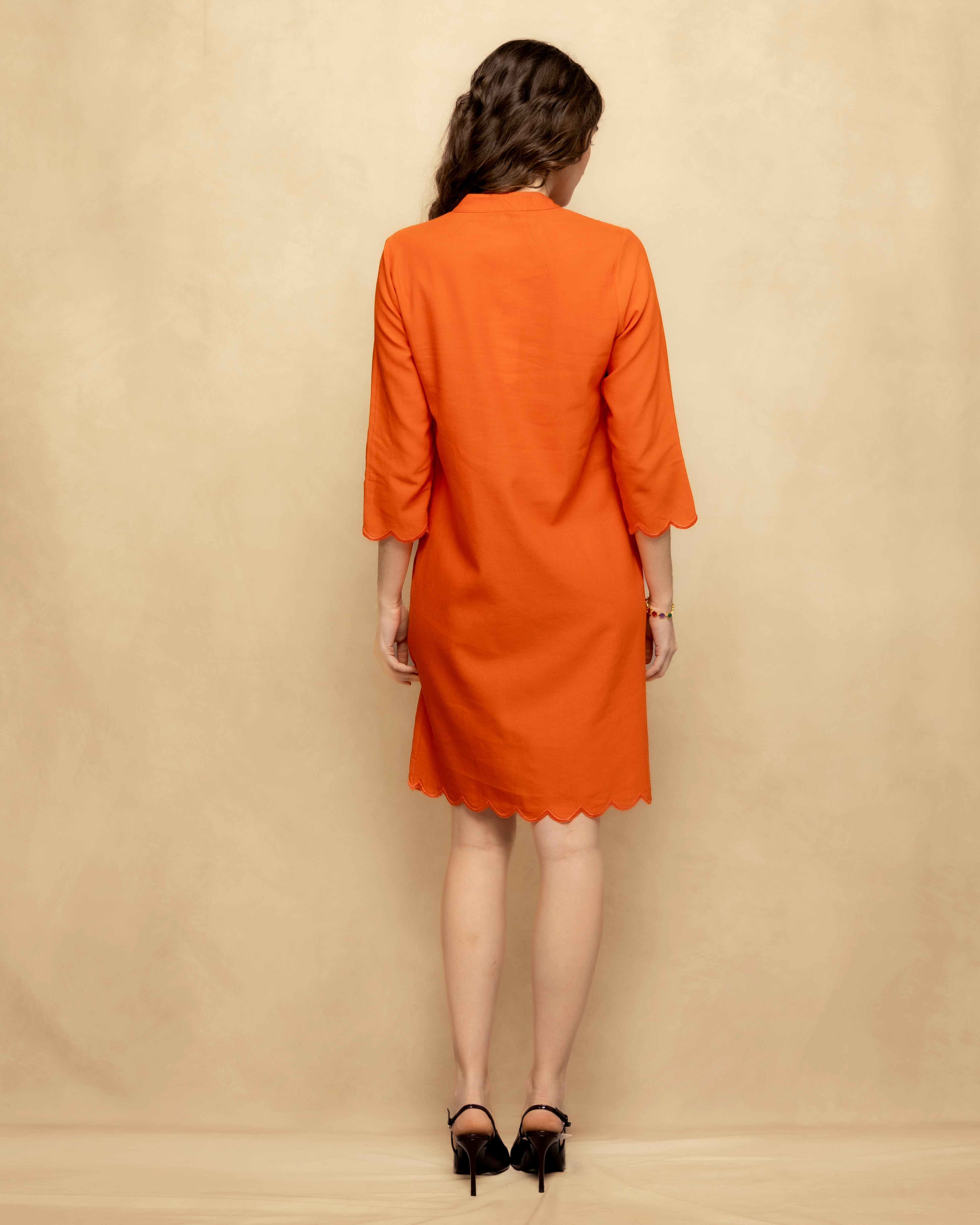 Vestido Curto Fluido com Decote em V e Manga Ampla Laranja-5