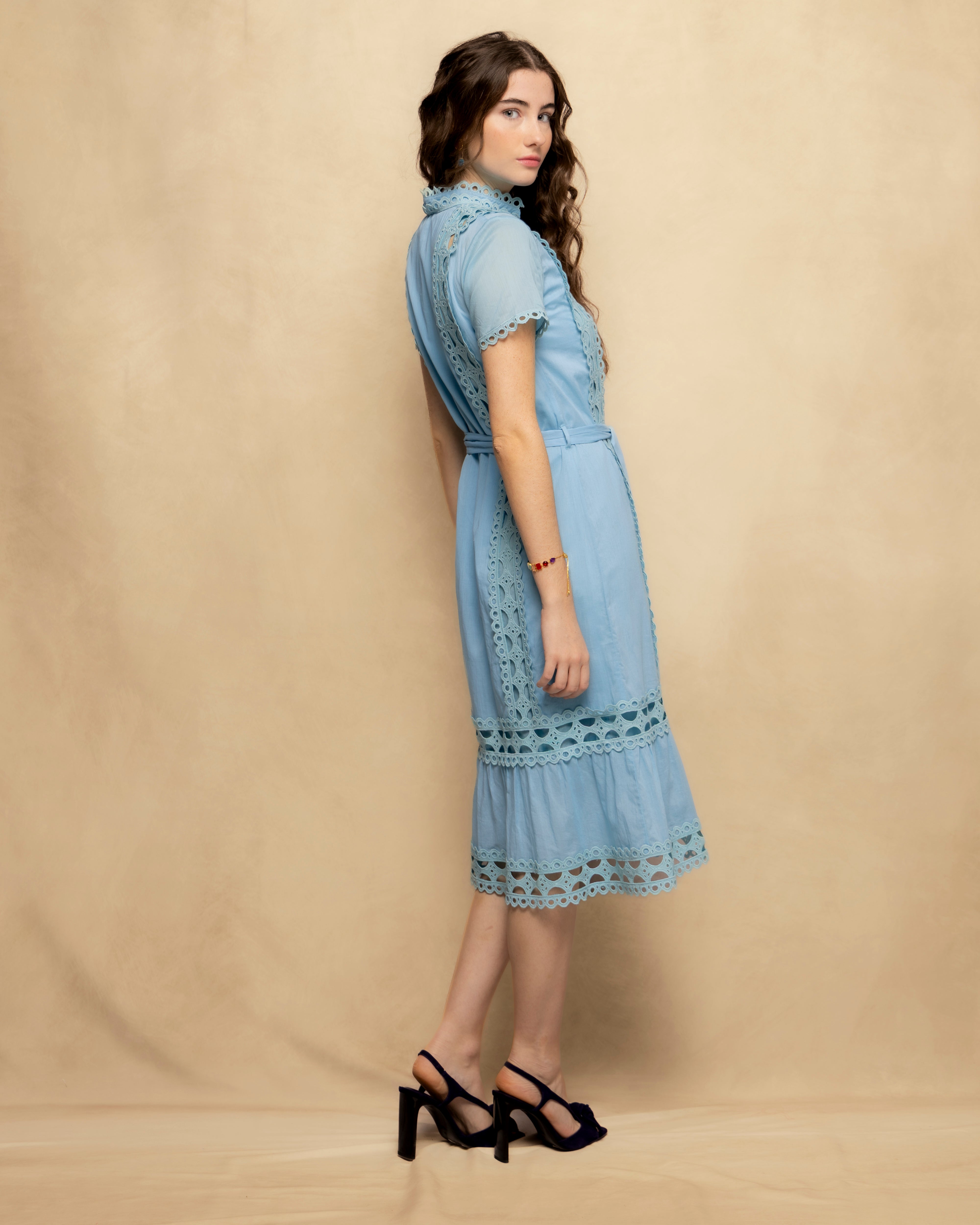 Vestido Midi de Algodão com Renda Perfurada e Cinto Azul-claro-5