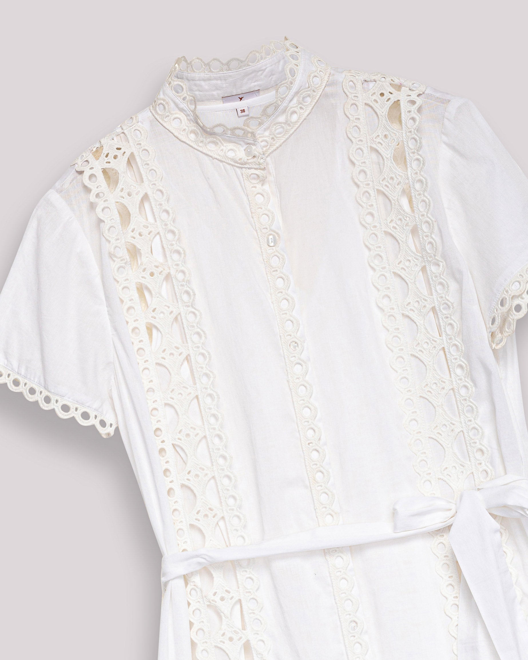 Vestido Midi de Algodão com Renda Perfurada e Cinto Branco-9