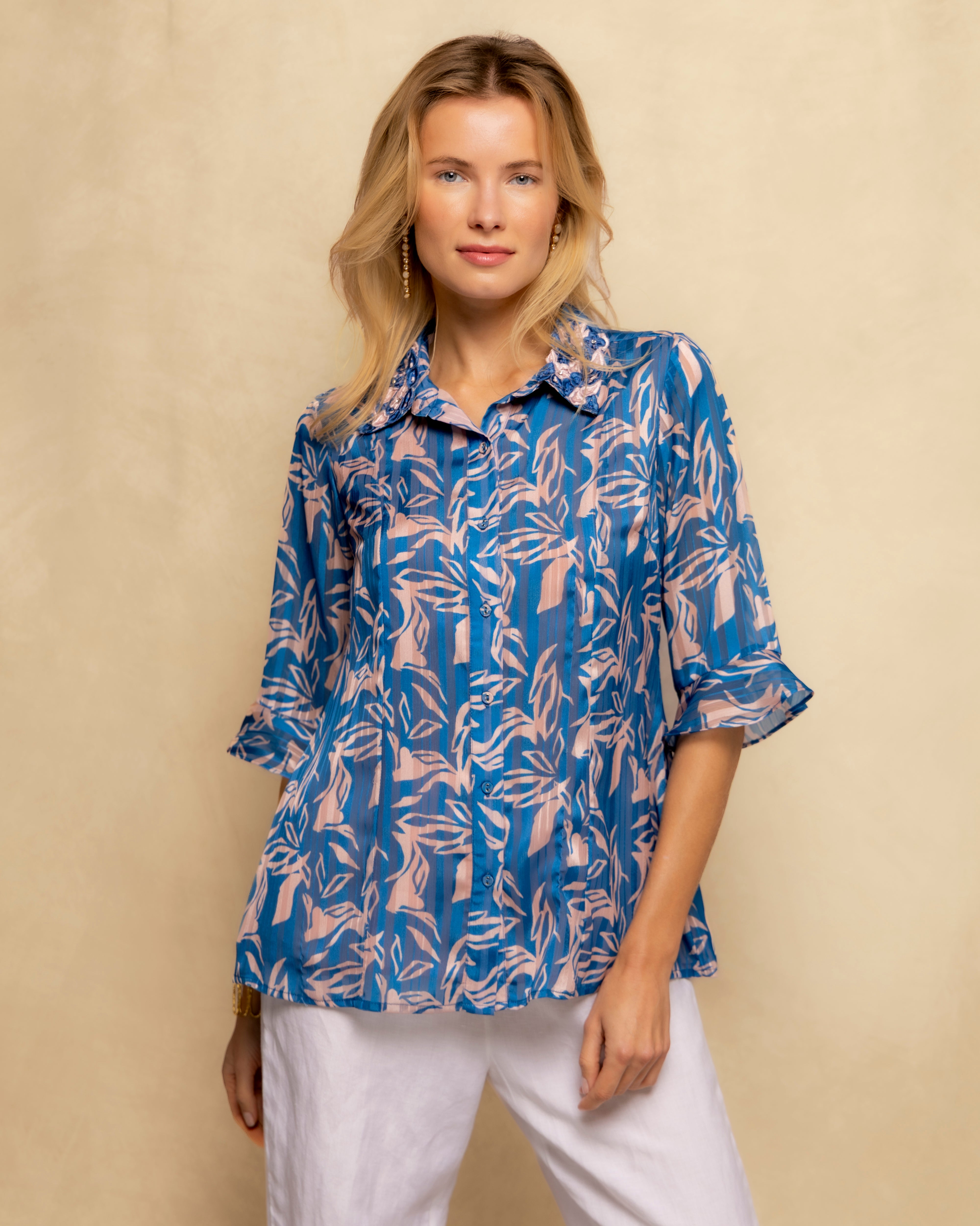Blusa com Manga Ampla e Fecho de Botões Azul-4