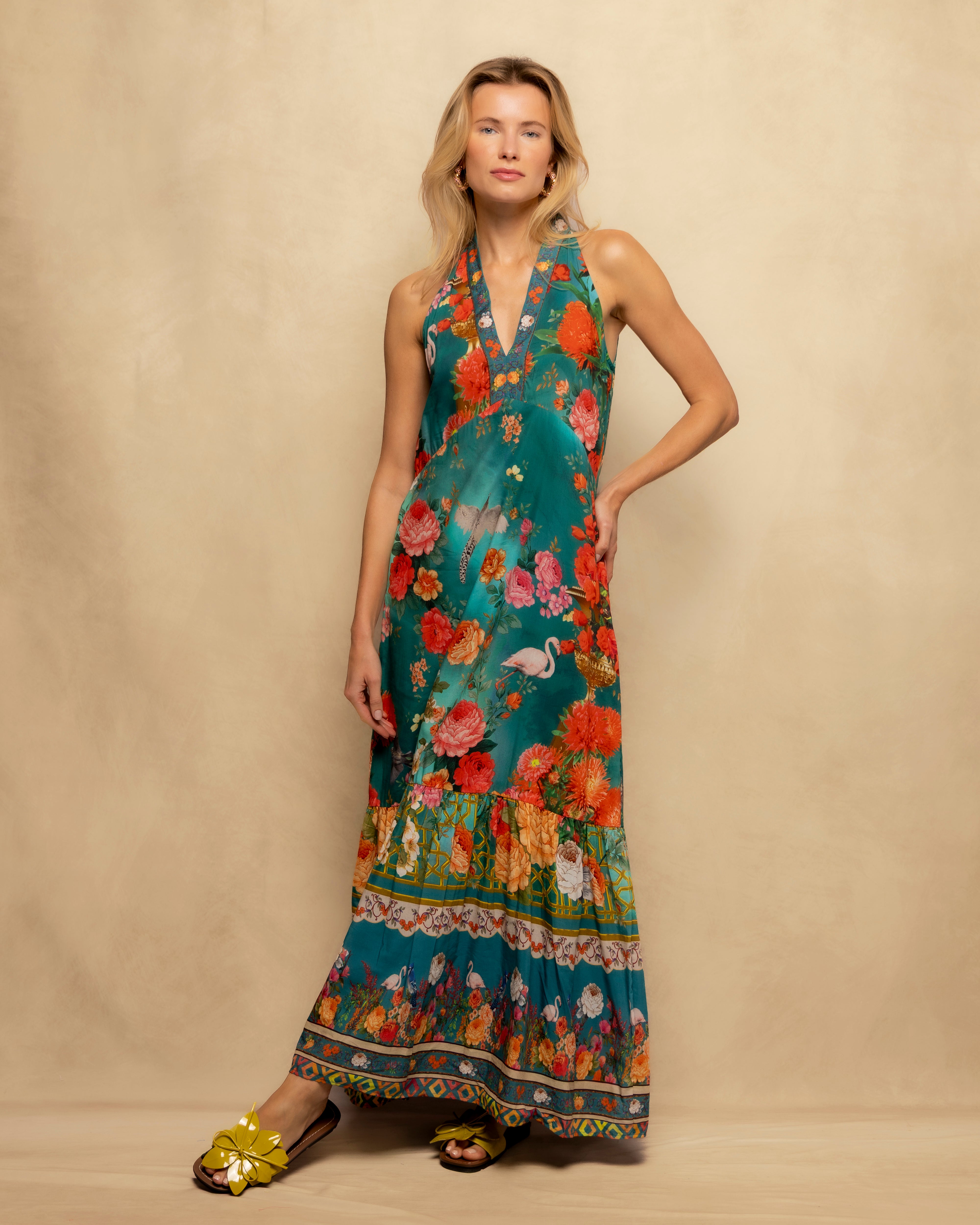 Imagem 0 de Vestido Comprido Halter Estampado com Volume